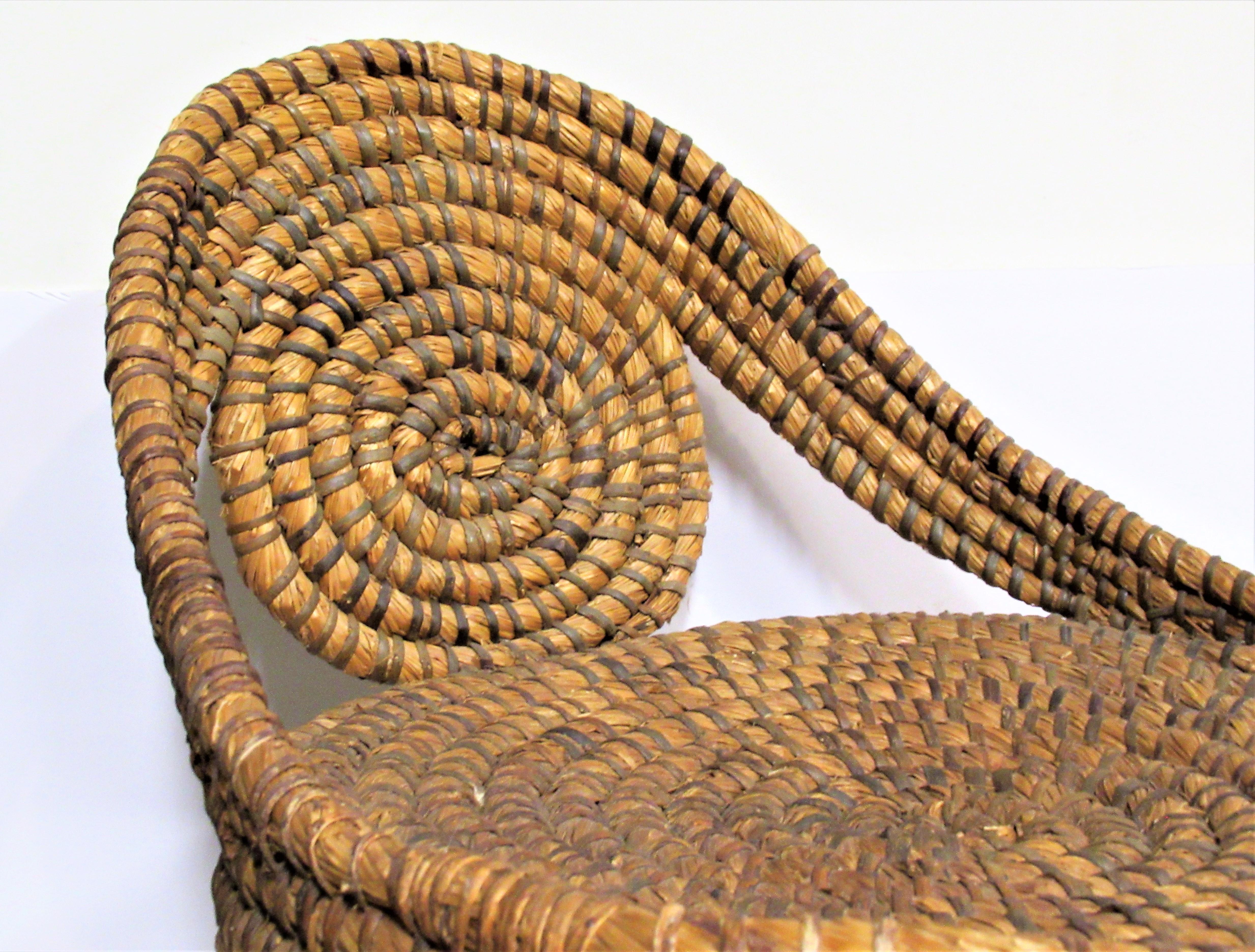 Early 20th Century Antique Americana Pennsylvania Rye Straw Lidded Basket