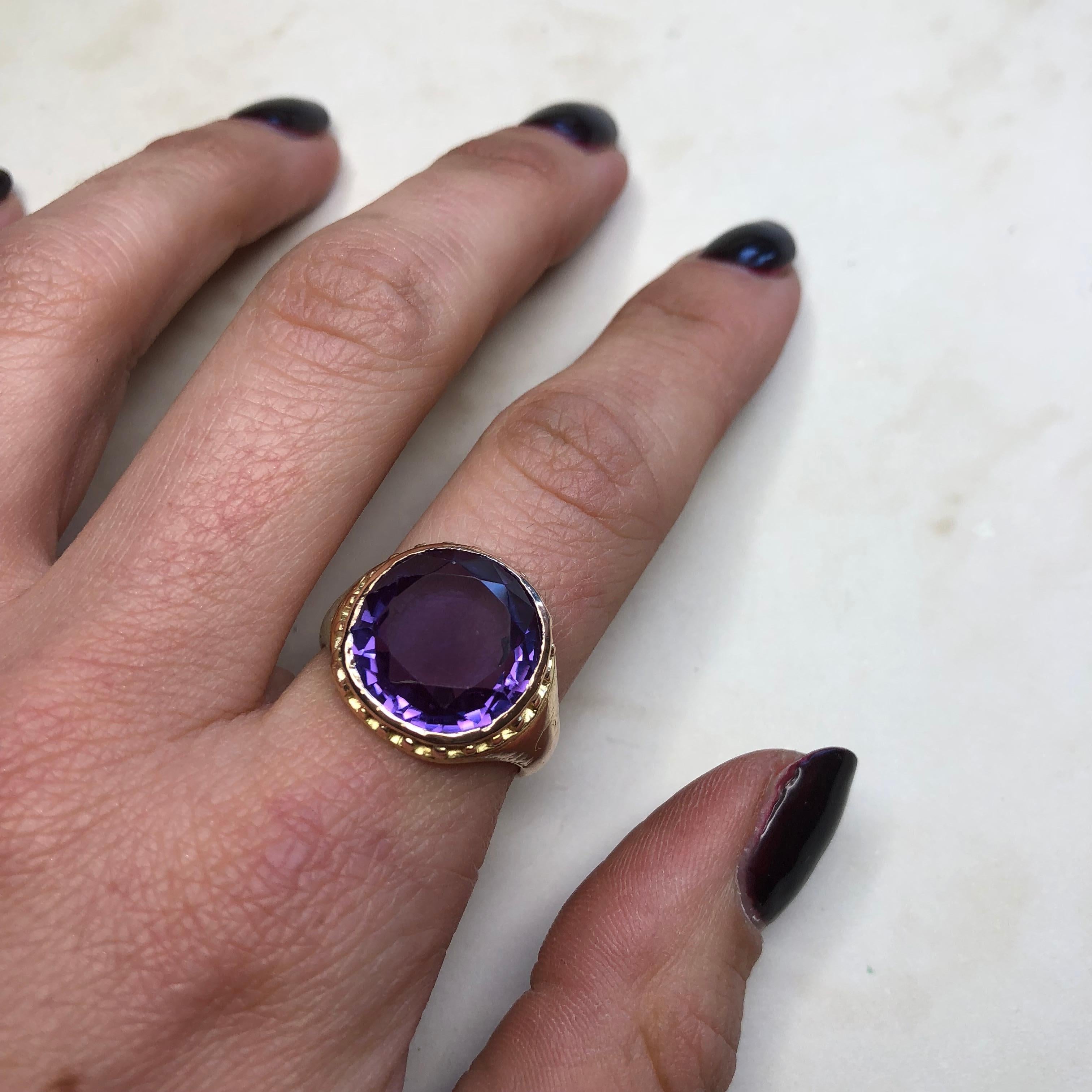 Antique Amethyst 15 Carat Gold Signet Ring 1