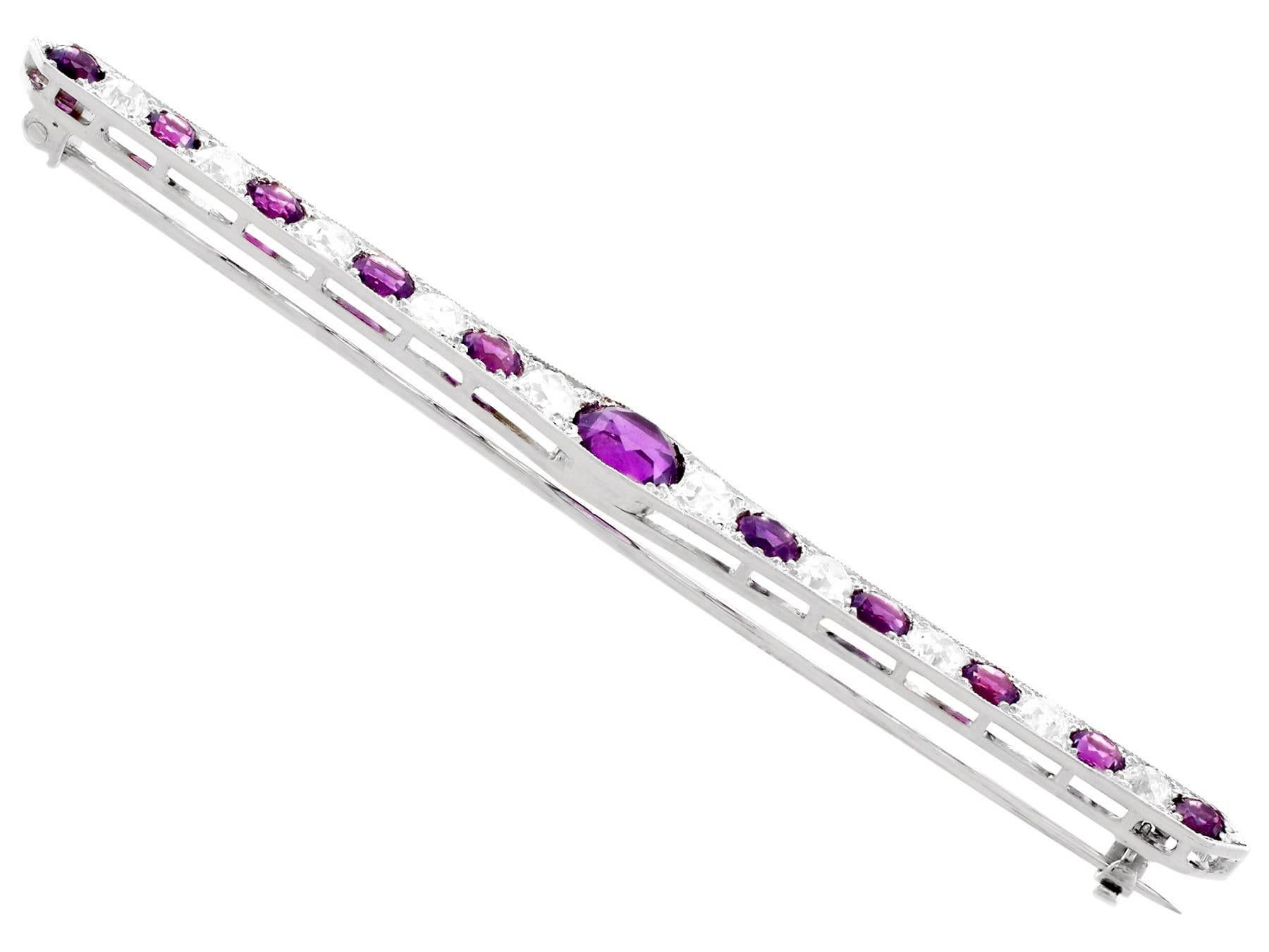 Antique Amethyst and Diamond Bar Brooch in White Gold In Excellent Condition For Sale In Jesmond, Newcastle Upon Tyne