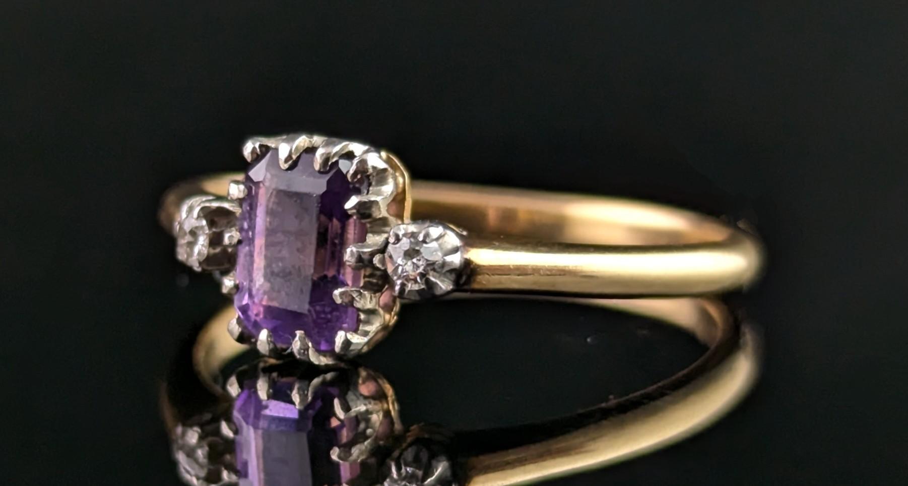 Antique Amethyst and Diamond ring, 18k yellow gold, three stone In Good Condition For Sale In NEWARK, GB