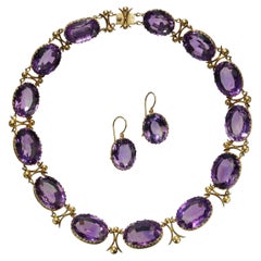 Antike Amethyst und Gold Riviére Halskette und Ohrringe Suite, CIRCA 1880