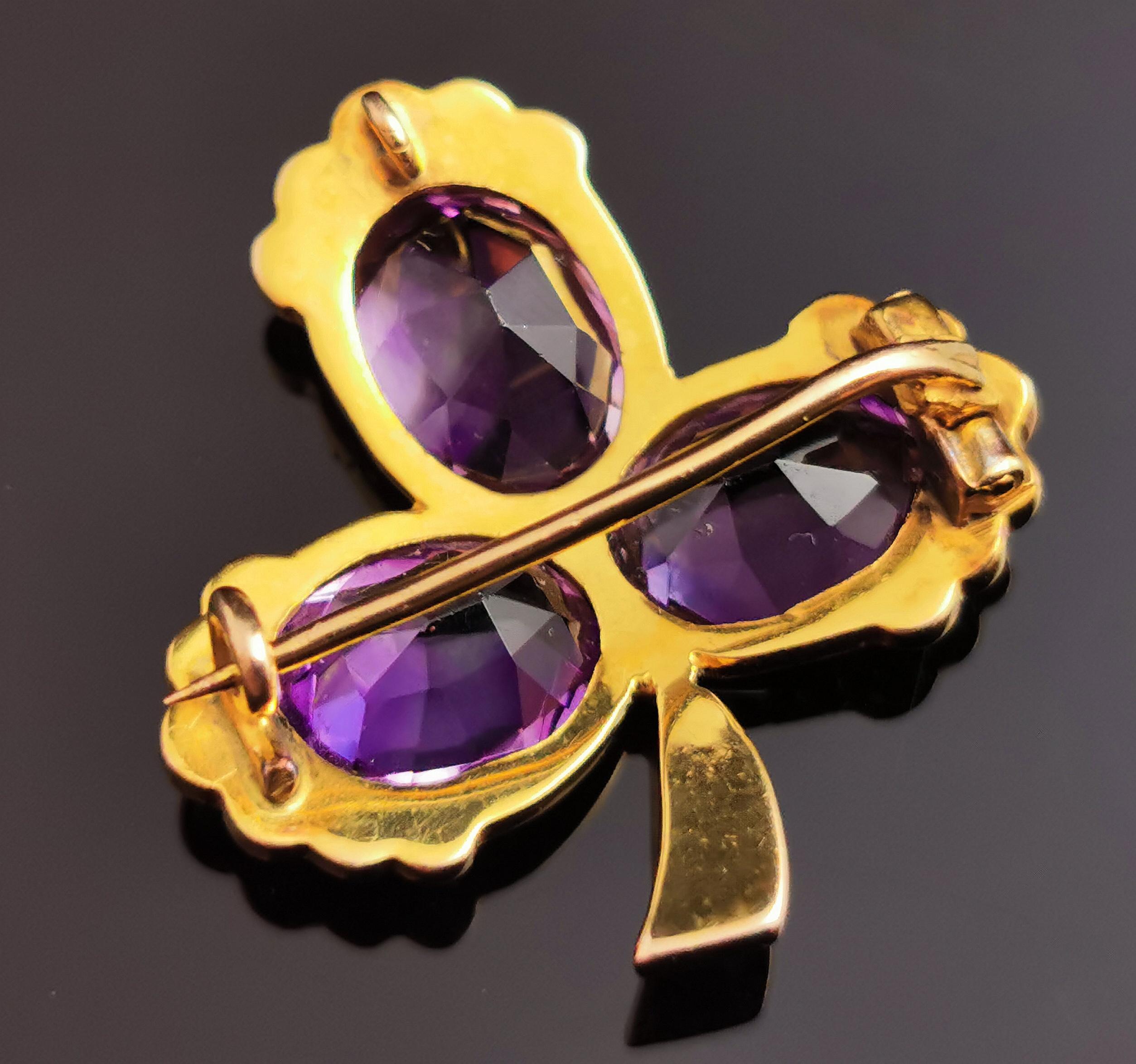 Antike Shamrock-Brosche mit Amethyst und Perle, Kleeblatt, 15k Gold, viktorianisch im Angebot 1