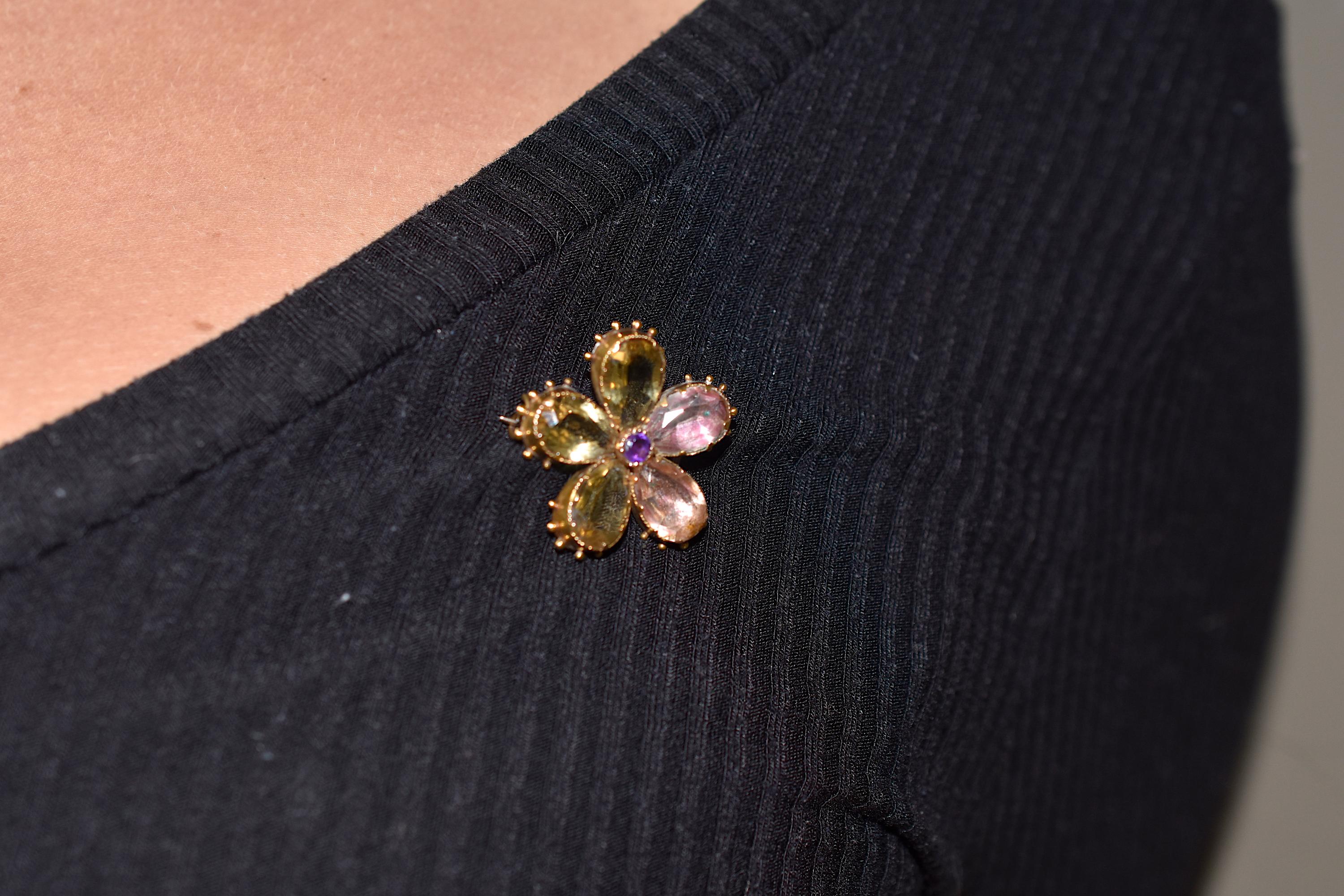 Antique Amethyst Citrine & 18K Gold Pansy Brooch, circa 1820 For Sale 2