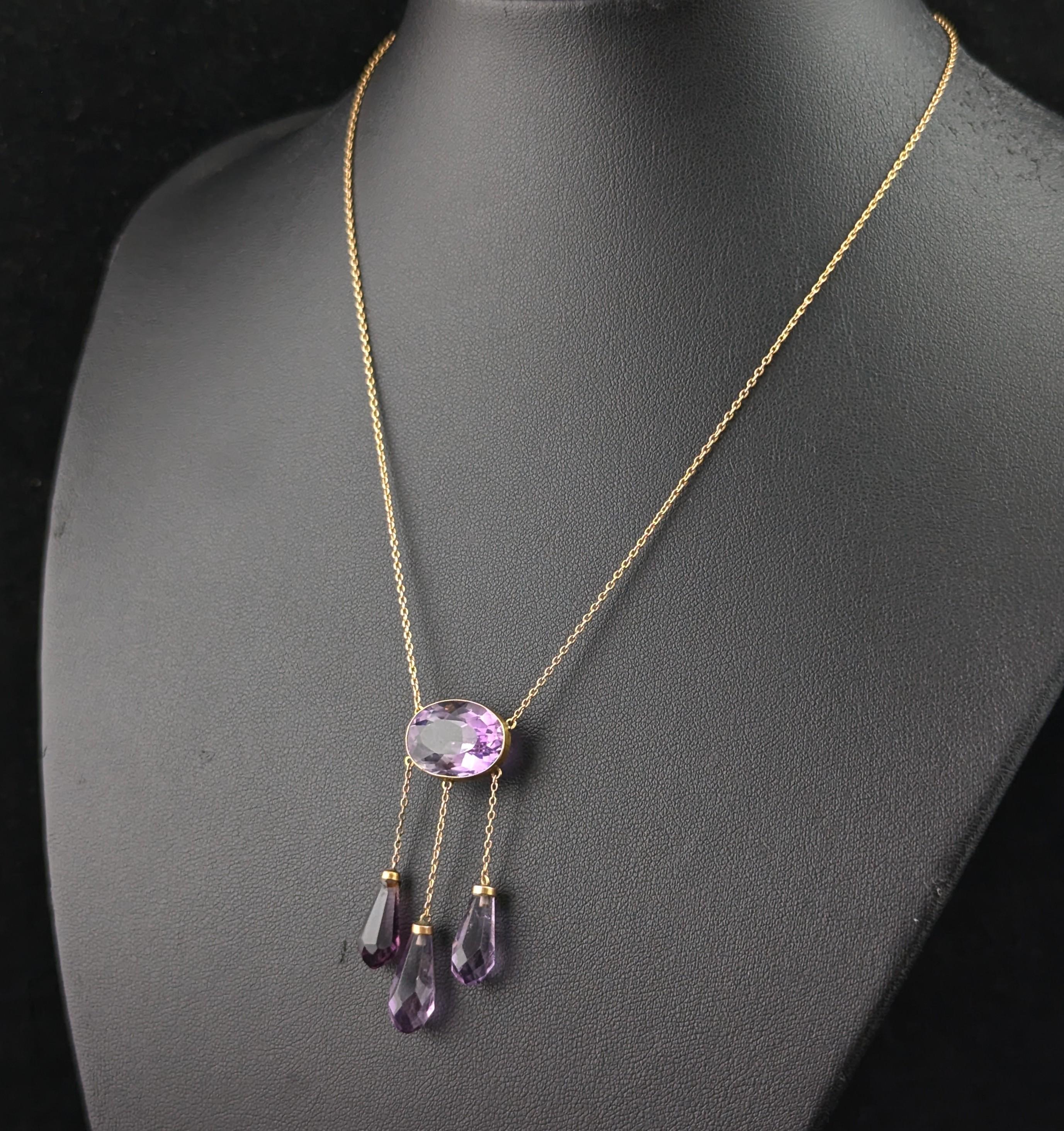 Antique Amethyst drop pendant necklace, 9k yellow gold In condizioni buone in vendita a NEWARK, GB