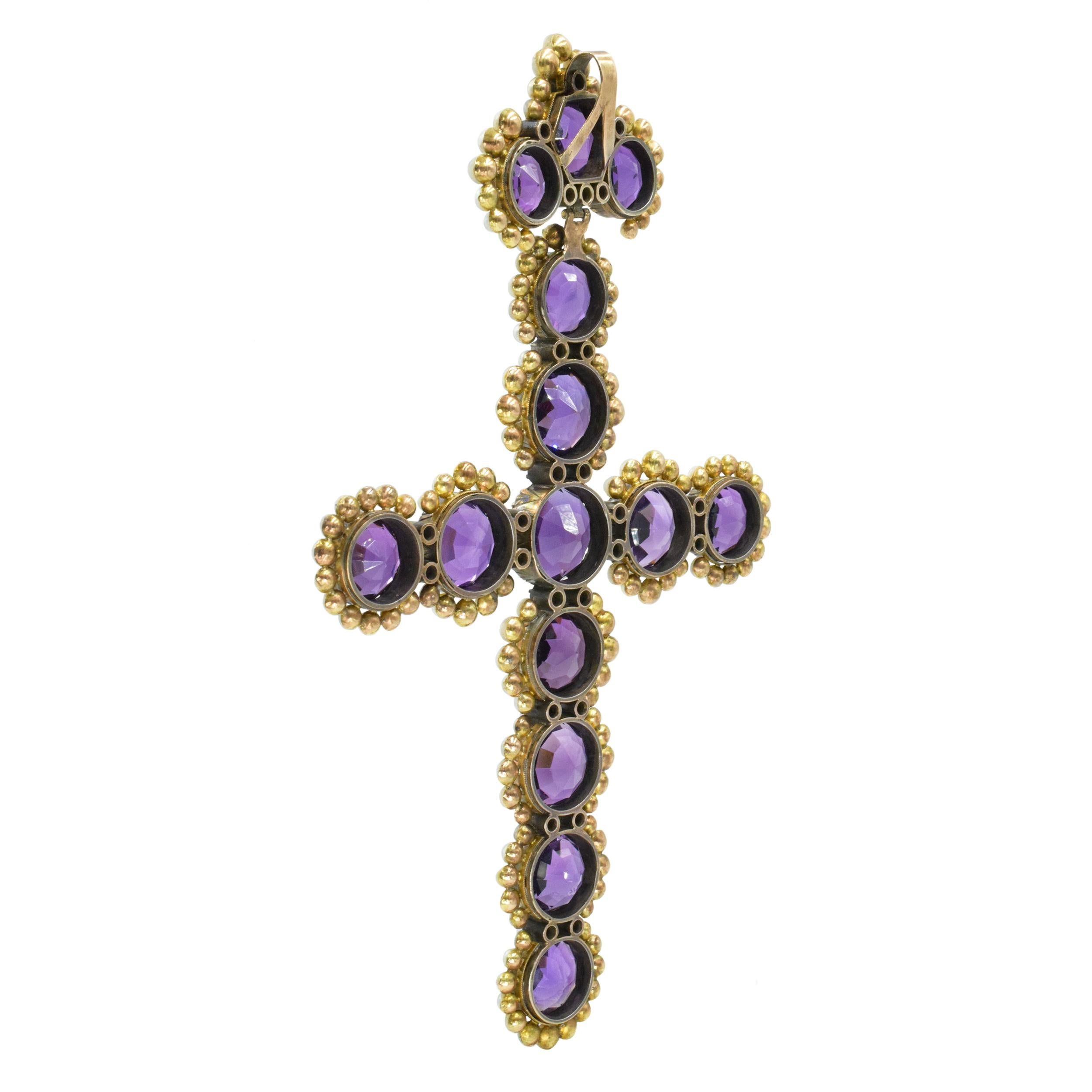 Pendentif croix ancien en améthyste, perles et diamants en vente 4