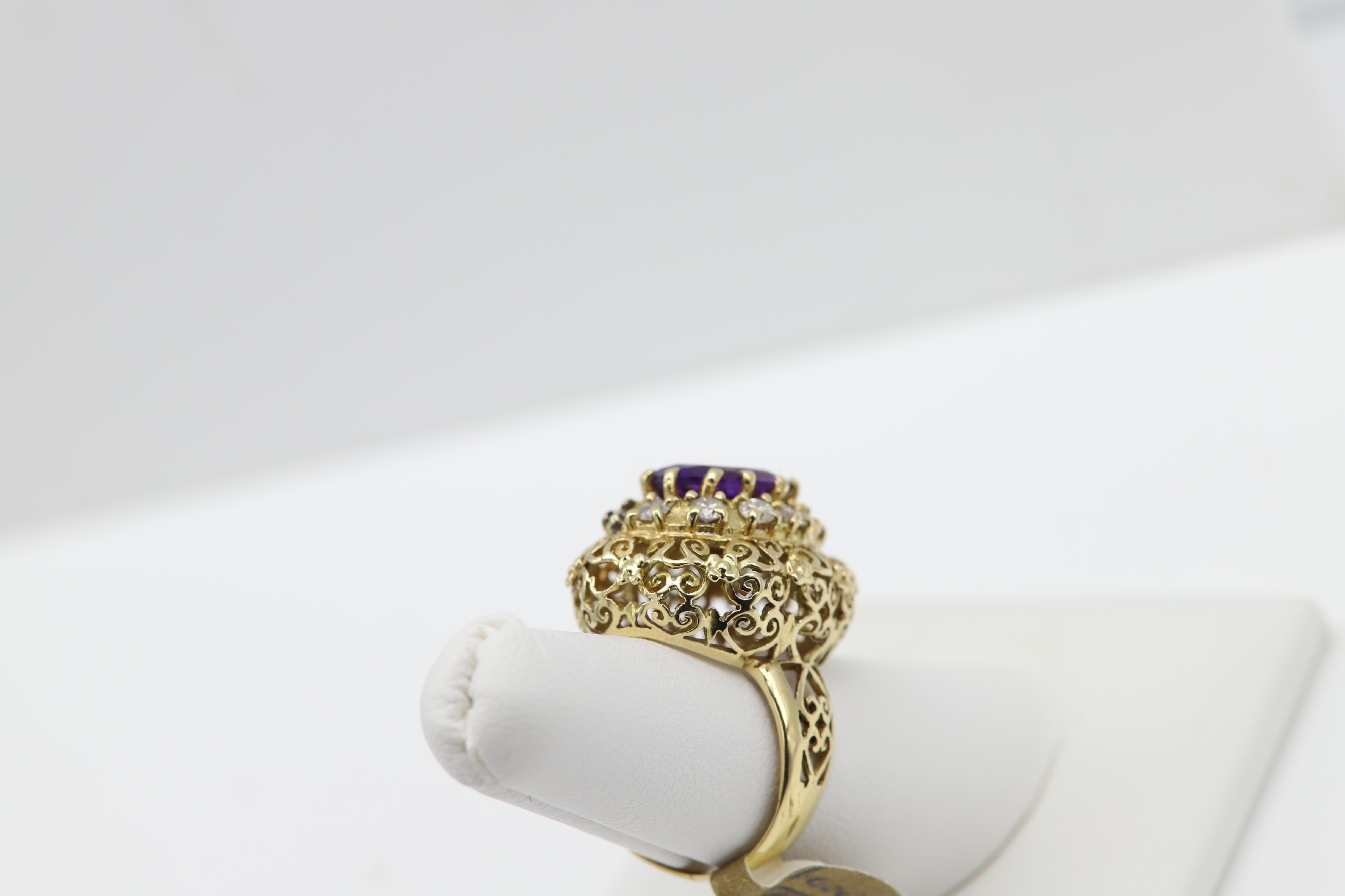 Antiker Amethyst-Ring aus 14 Karat Gelbgold mit filigranem Design, hergestellt im Jahr 1851 im Zustand „Gut“ im Angebot in Brooklyn, NY