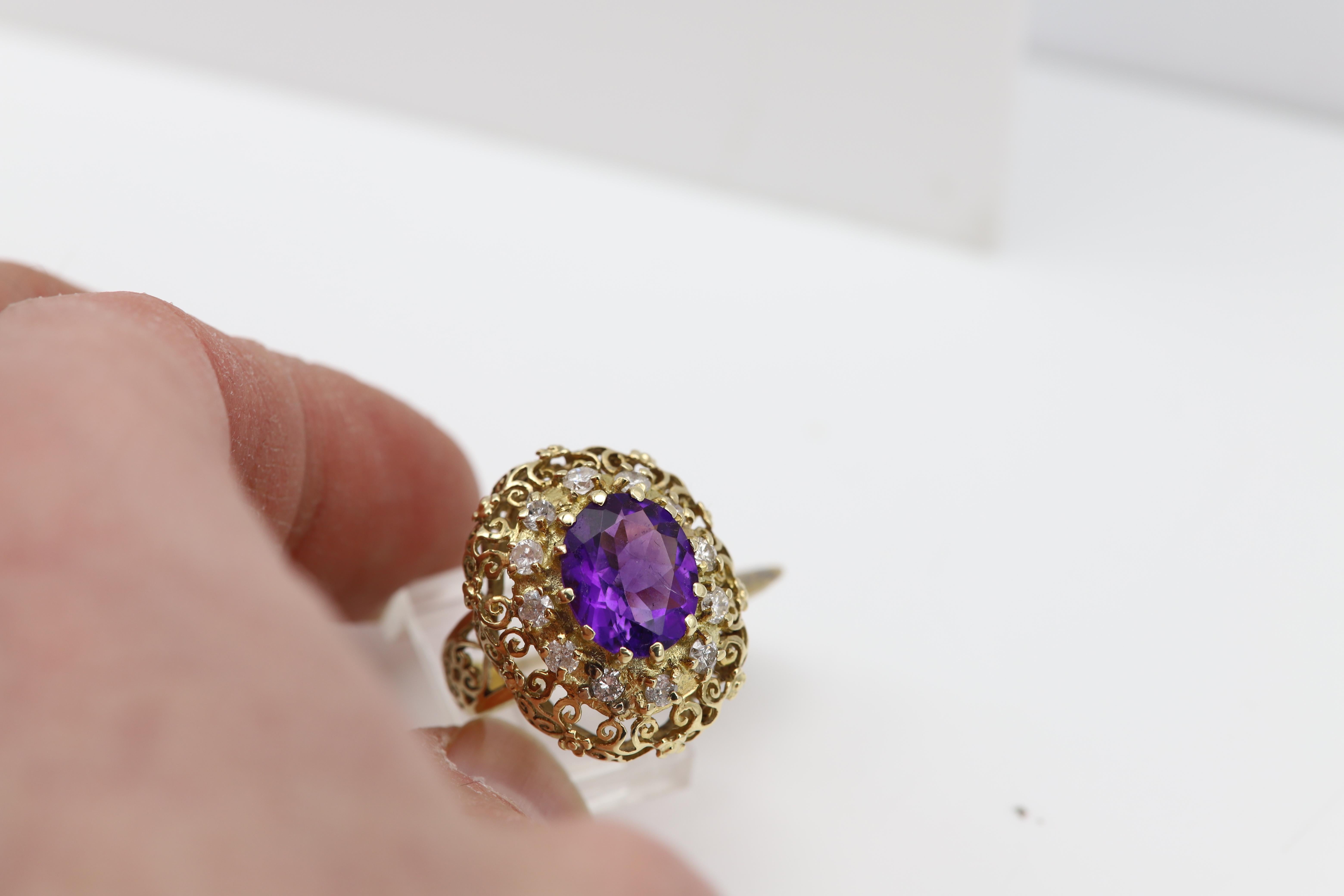 Antiker Amethyst-Ring aus 14 Karat Gelbgold mit filigranem Design, hergestellt im Jahr 1851 im Angebot 2