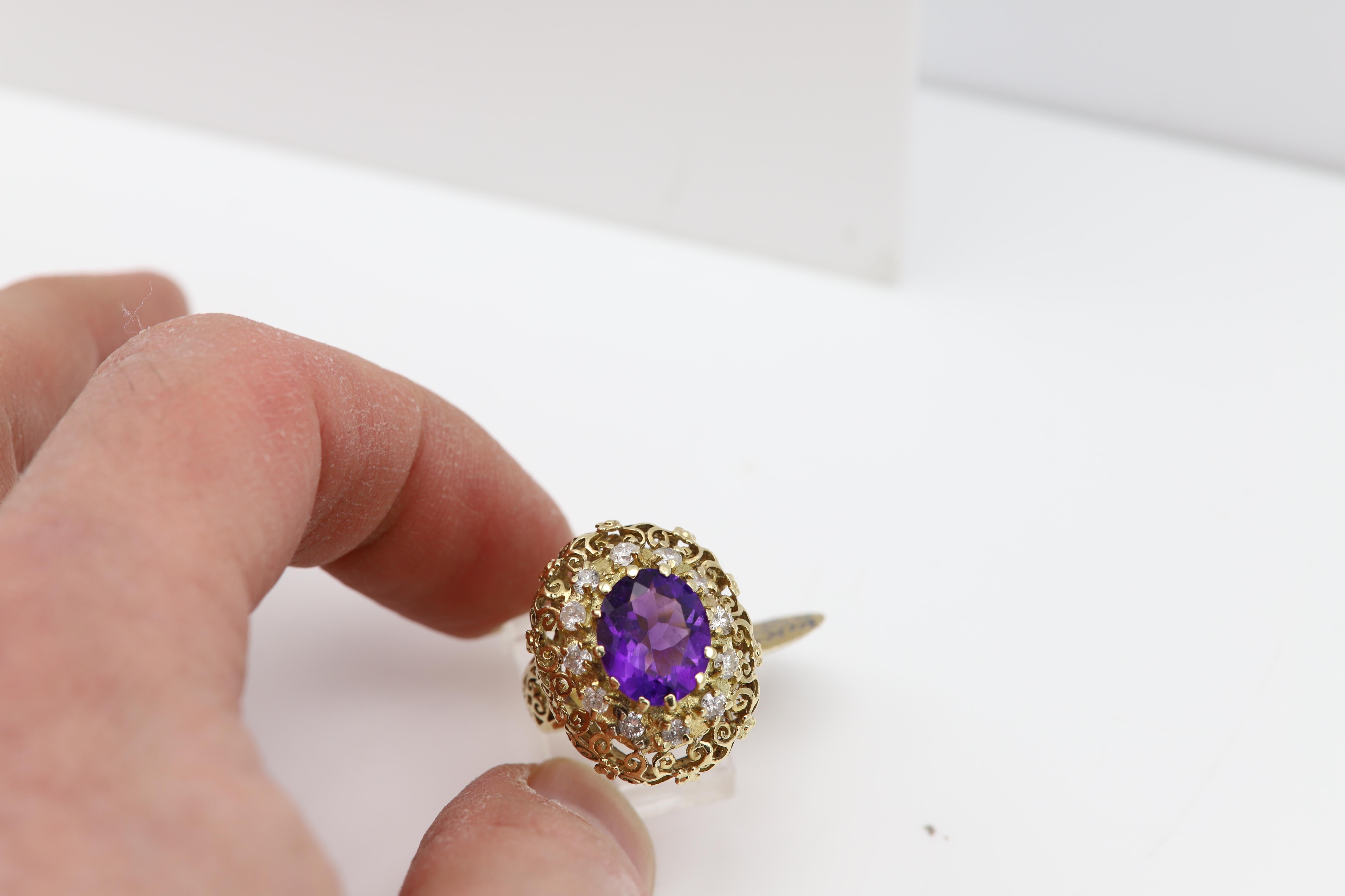 Antiker Amethyst-Ring aus 14 Karat Gelbgold mit filigranem Design, hergestellt im Jahr 1851 im Angebot 3