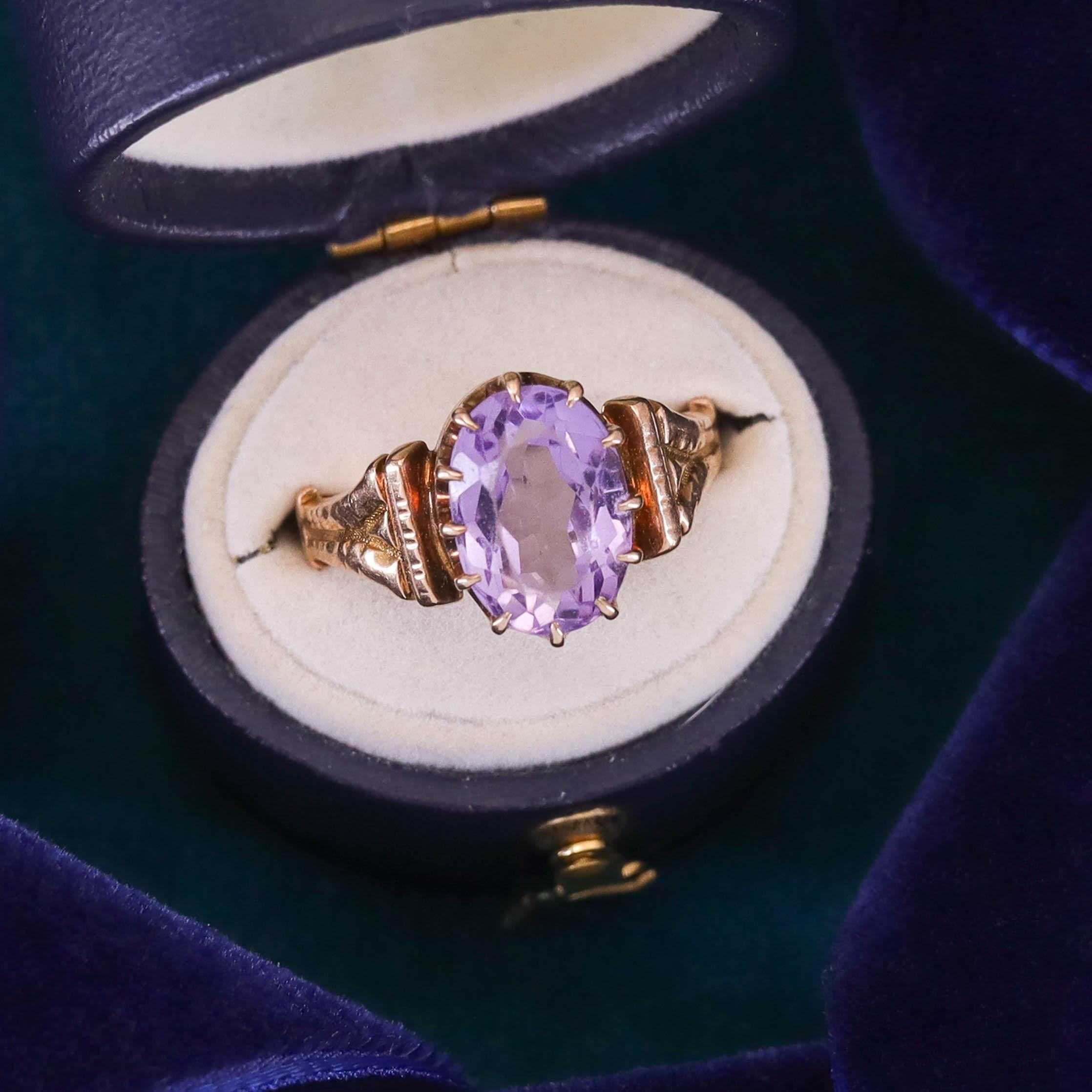 Donna Anello antico con ametista in oro 14k in vendita