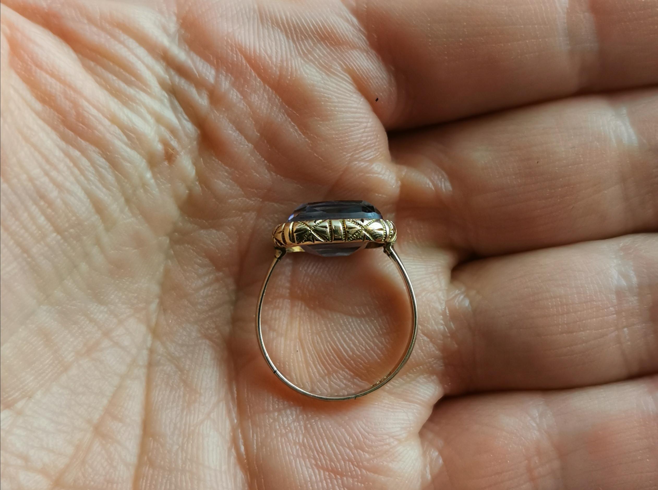 Antique Amethyst seal ring, 9 karat gold  4
