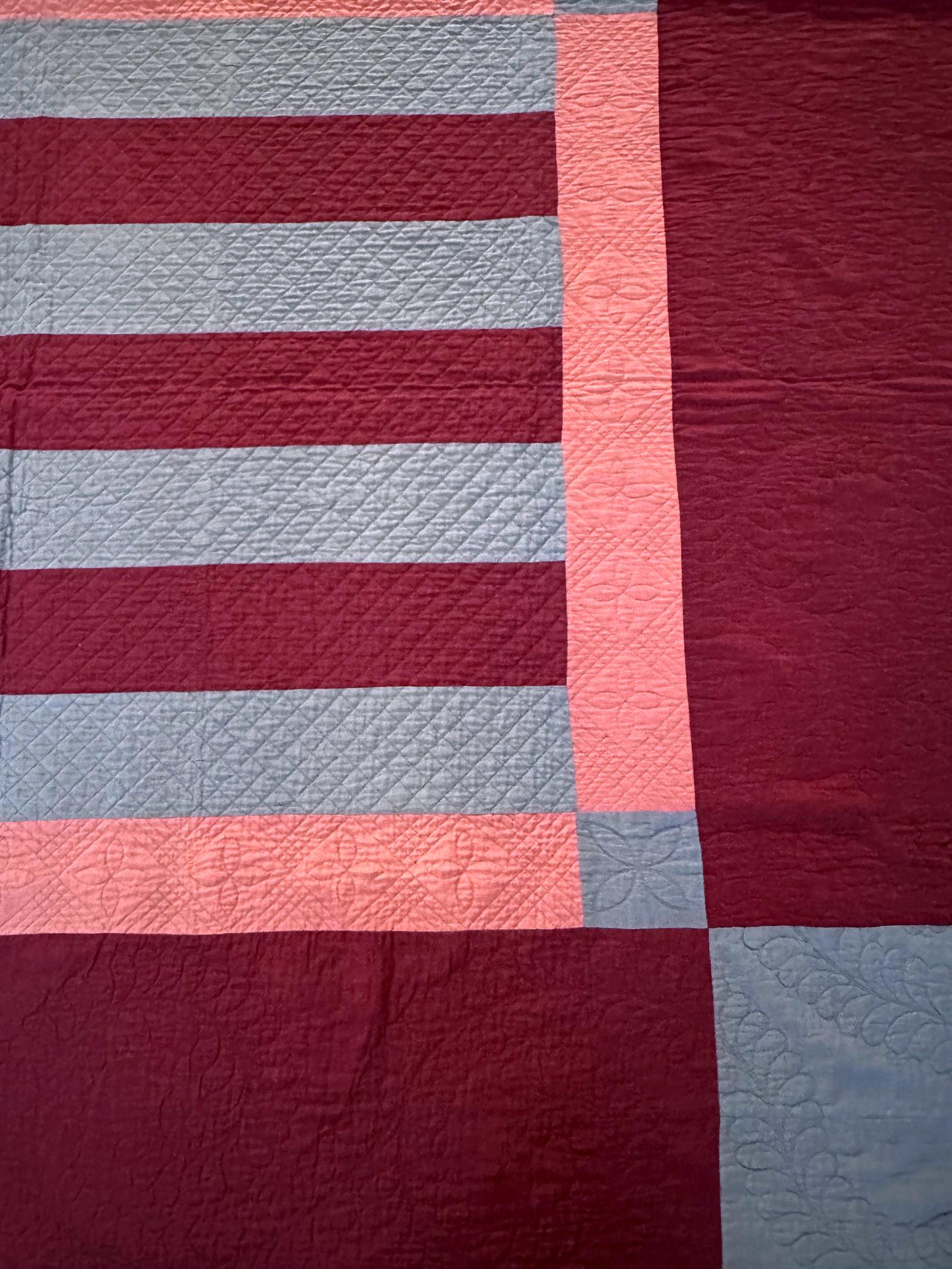 Appliqué Antique Amish Bars Quilt from Pennsylvania For Sale