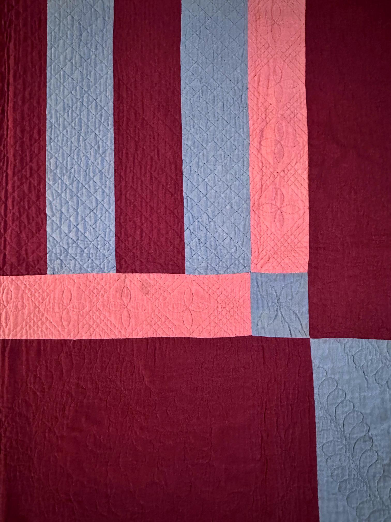 Antique Amish Bars Quilt from Pennsylvania In Good Condition For Sale In Atlanta, GA