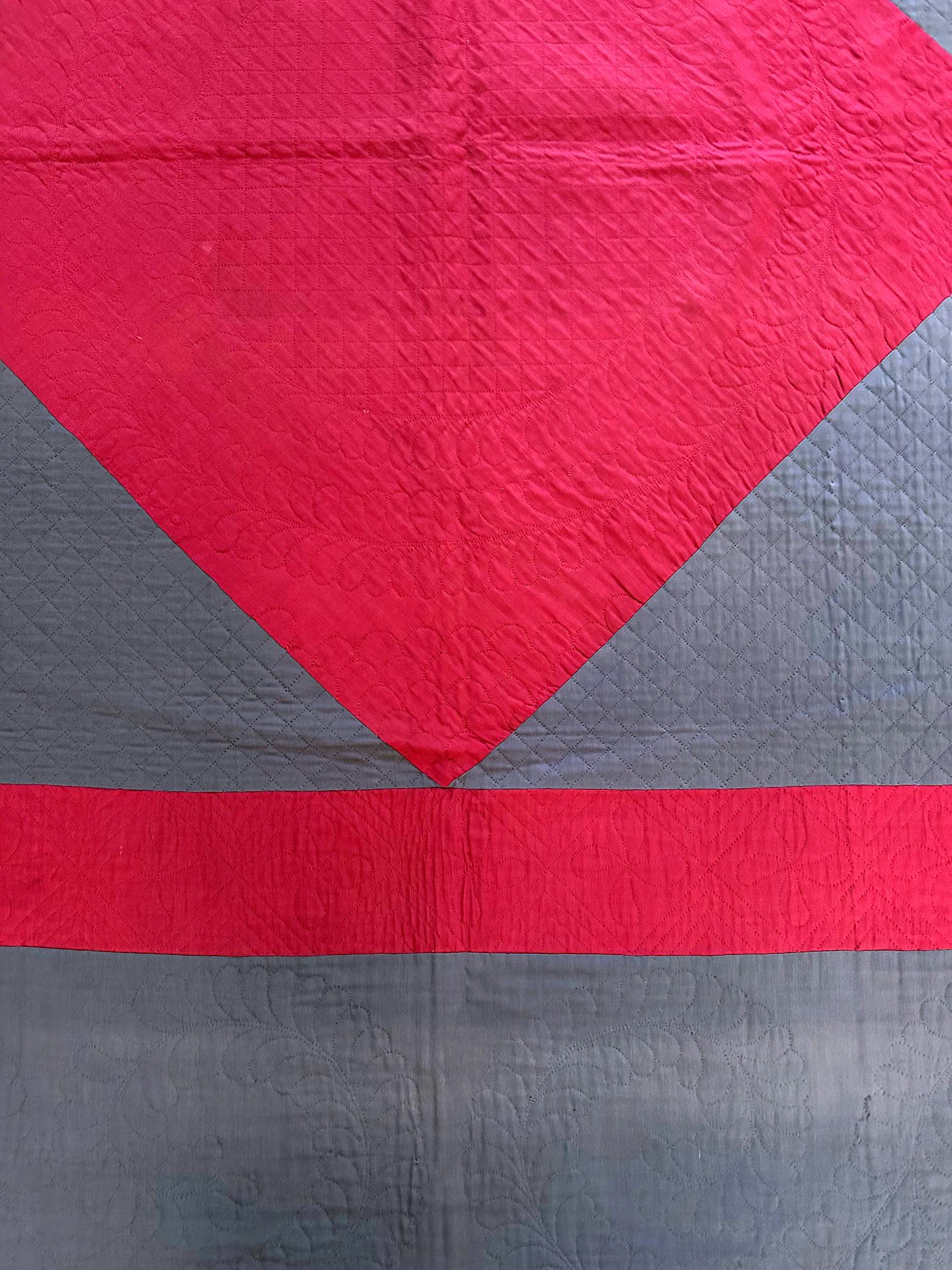 Antique Amish Dimond Quilt Lancaster Pennsylvania In Good Condition For Sale In Atlanta, GA