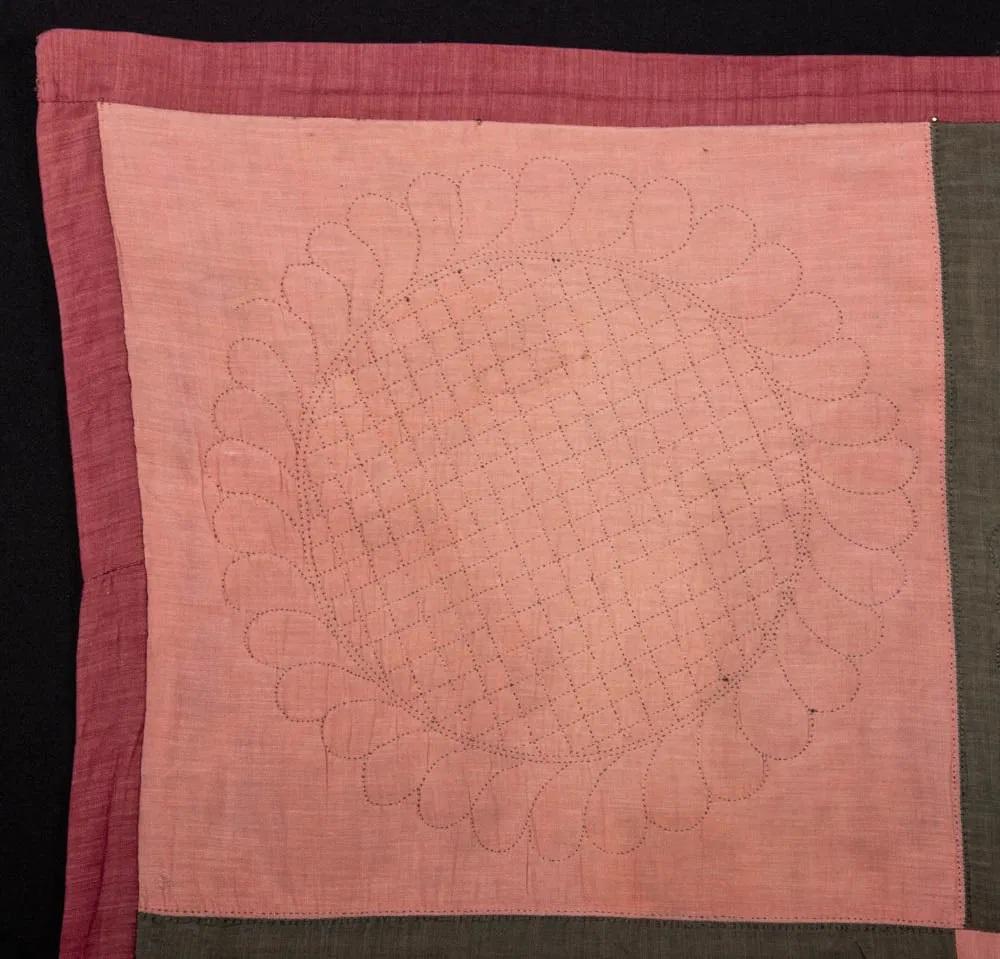 Appliqué Antique Amish Dimond Quilt with Ex-Museum Provenance For Sale