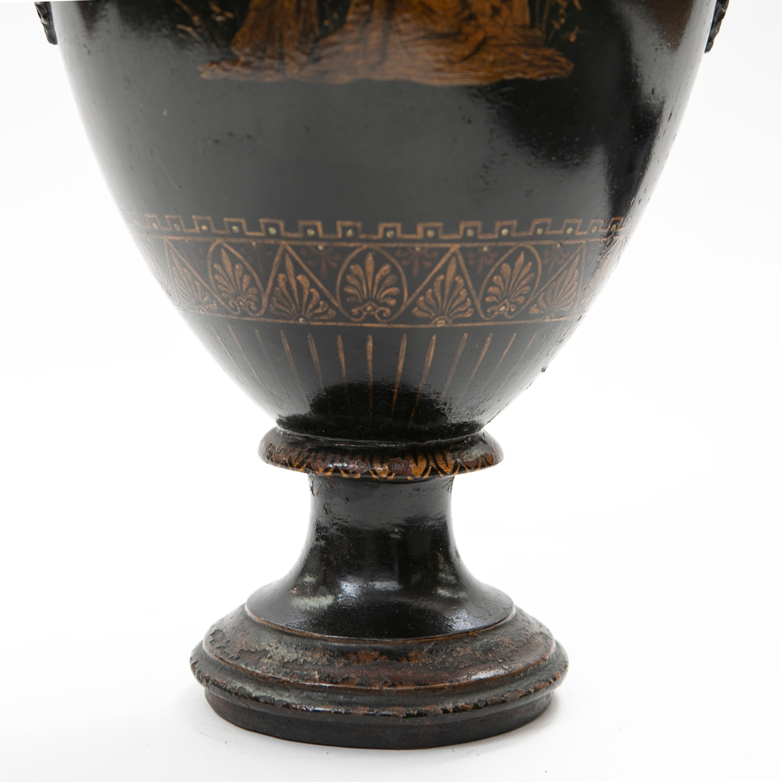 Verzierte Amphora im klassischen griechischen Stil (Eisen) im Angebot