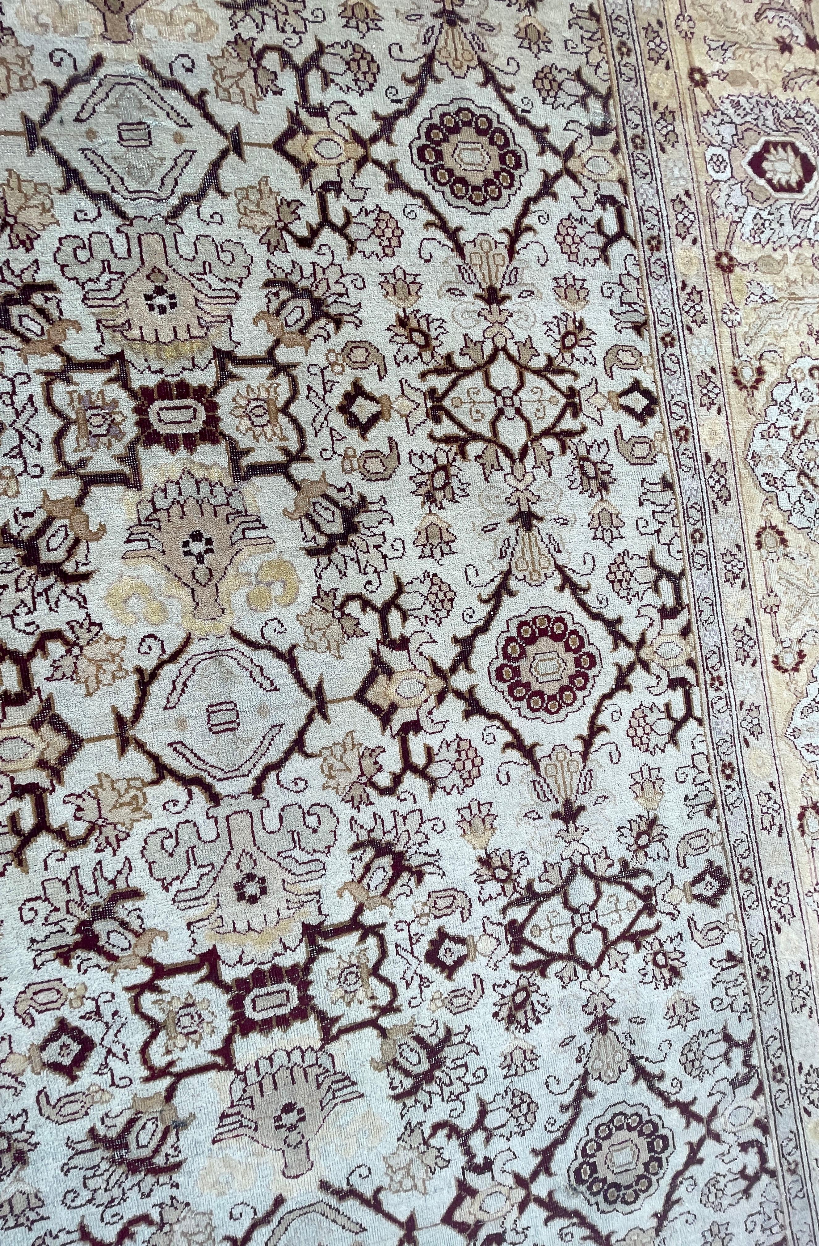 Antique Amritsar /Agra Carpet (Handgewebt) im Angebot