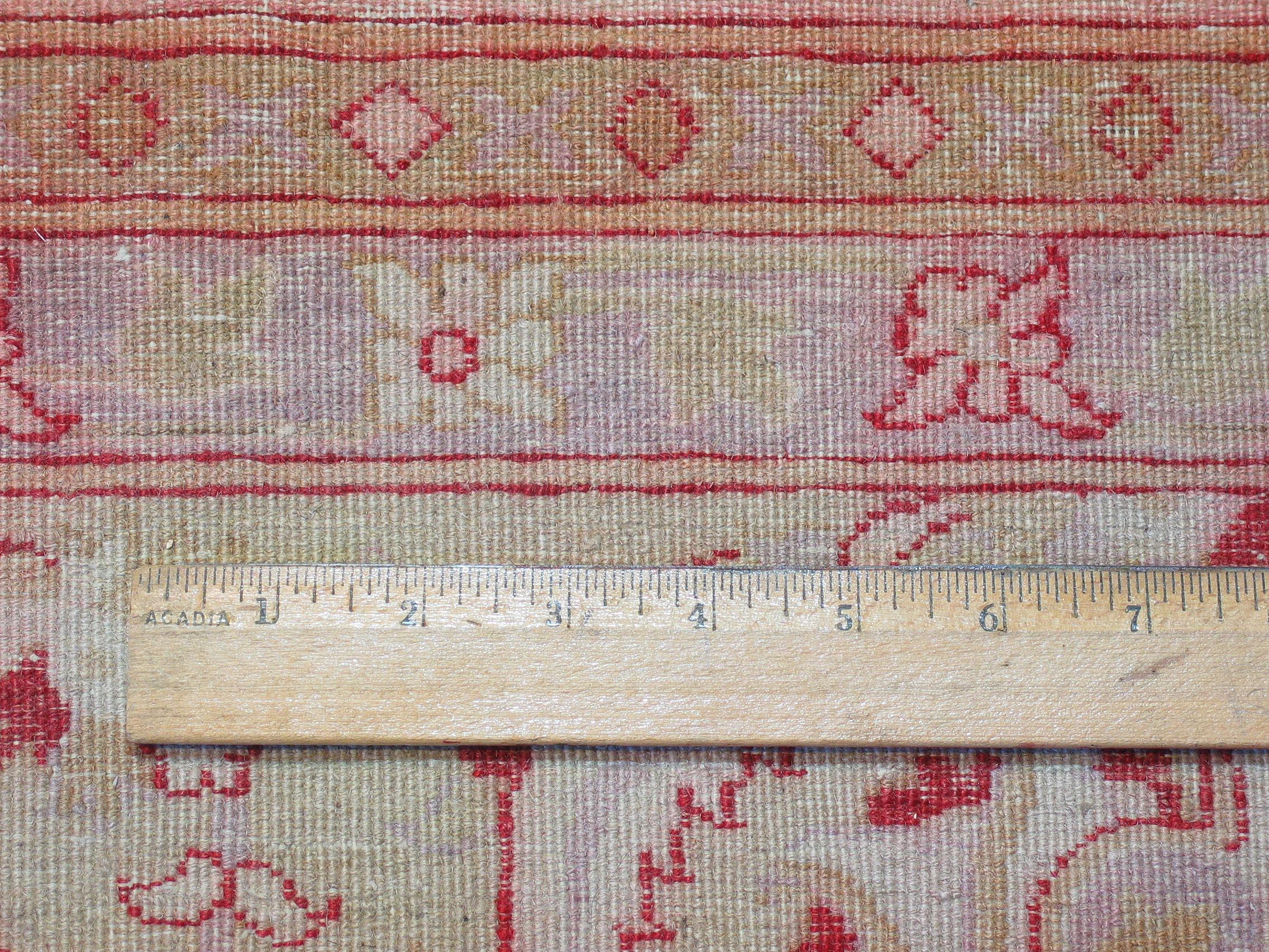 Antique Amritsar Carpet North India, circa 1950 In Good Condition For Sale In Ottawa, Ontario