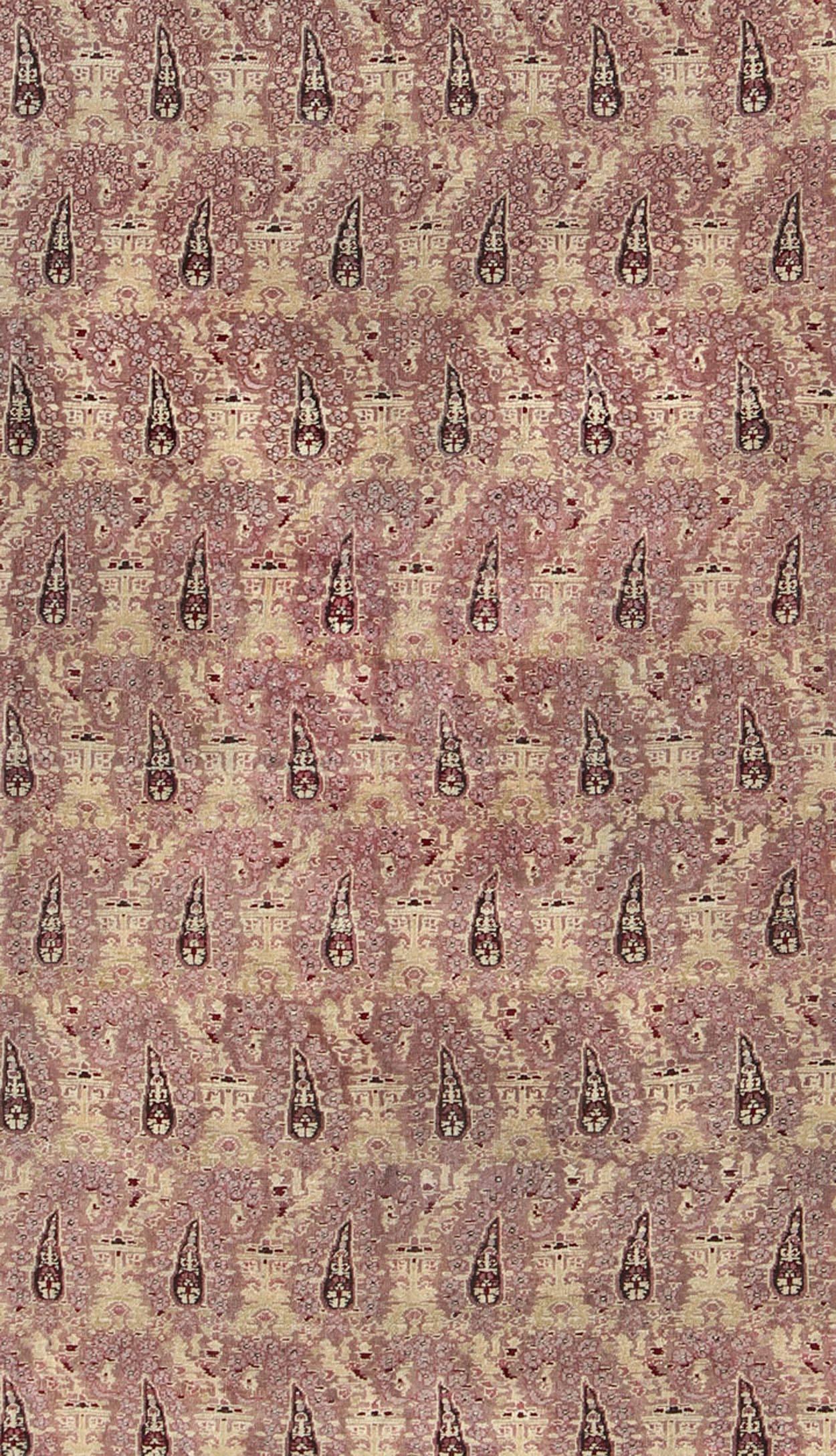 Antiker Amritsar-Teppich mit Paisley-Muster in Lavendel, Lila, Rosa und Gelb (Agra) im Angebot