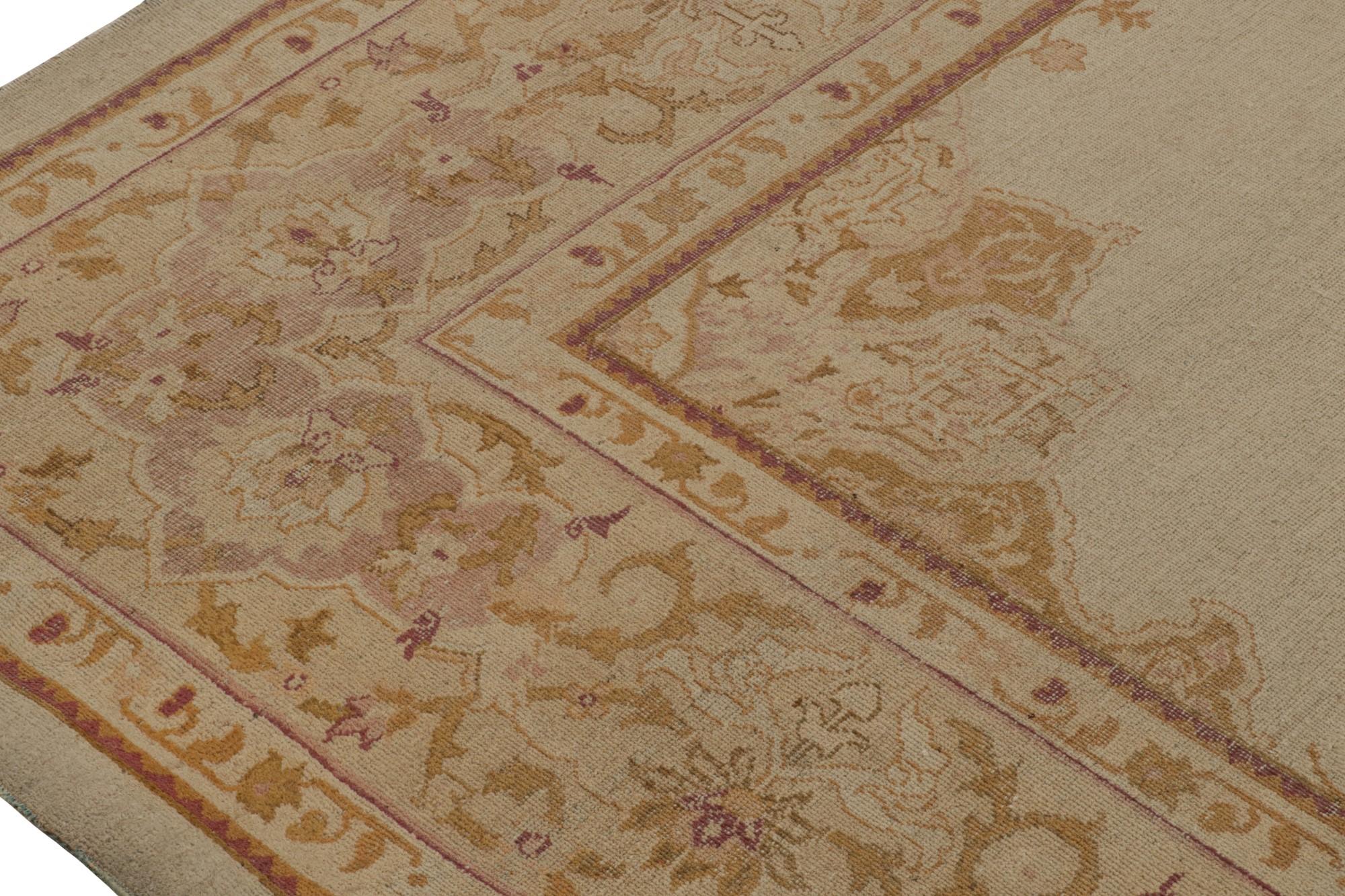 Tapis carré Amritsar antique avec médaillons et motifs floraux de Rug & Kilim  Bon état - En vente à Long Island City, NY