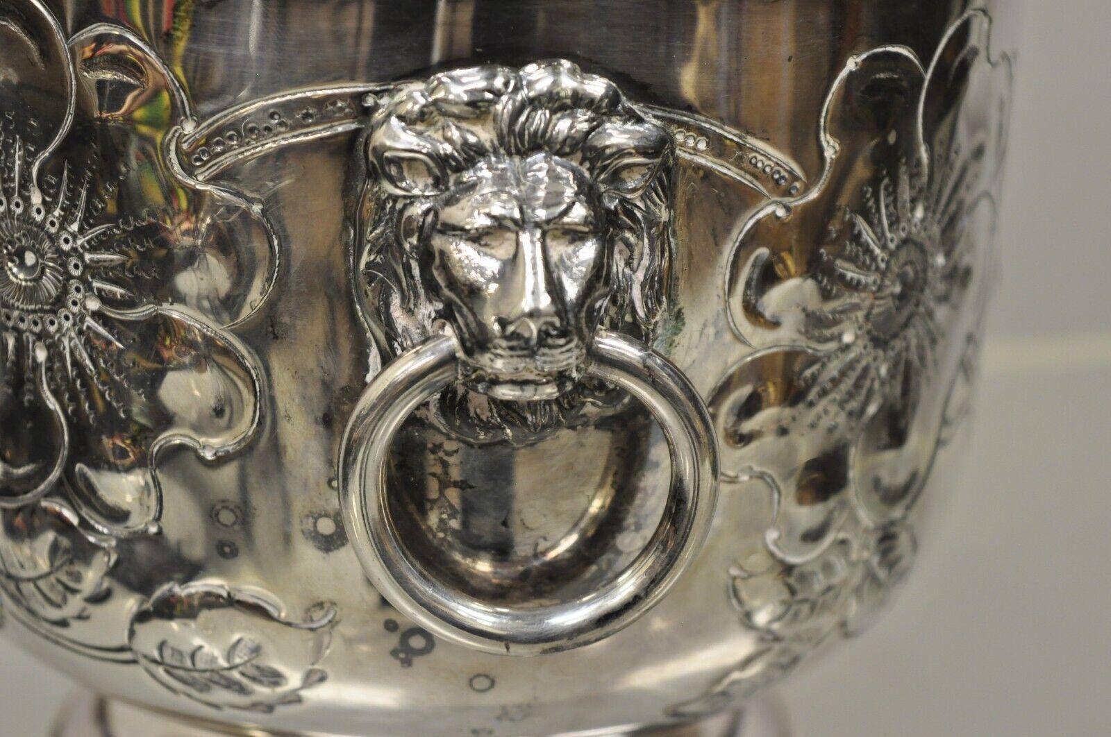 Antique Amston Regency Style Silver Plated Lion Head Ice Bucket In Good Condition In Philadelphia, PA