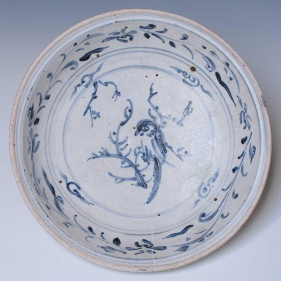 Ming Antique Anamese Blue and White Ceramic Dish, Bird Design, circa 1500 For Sale