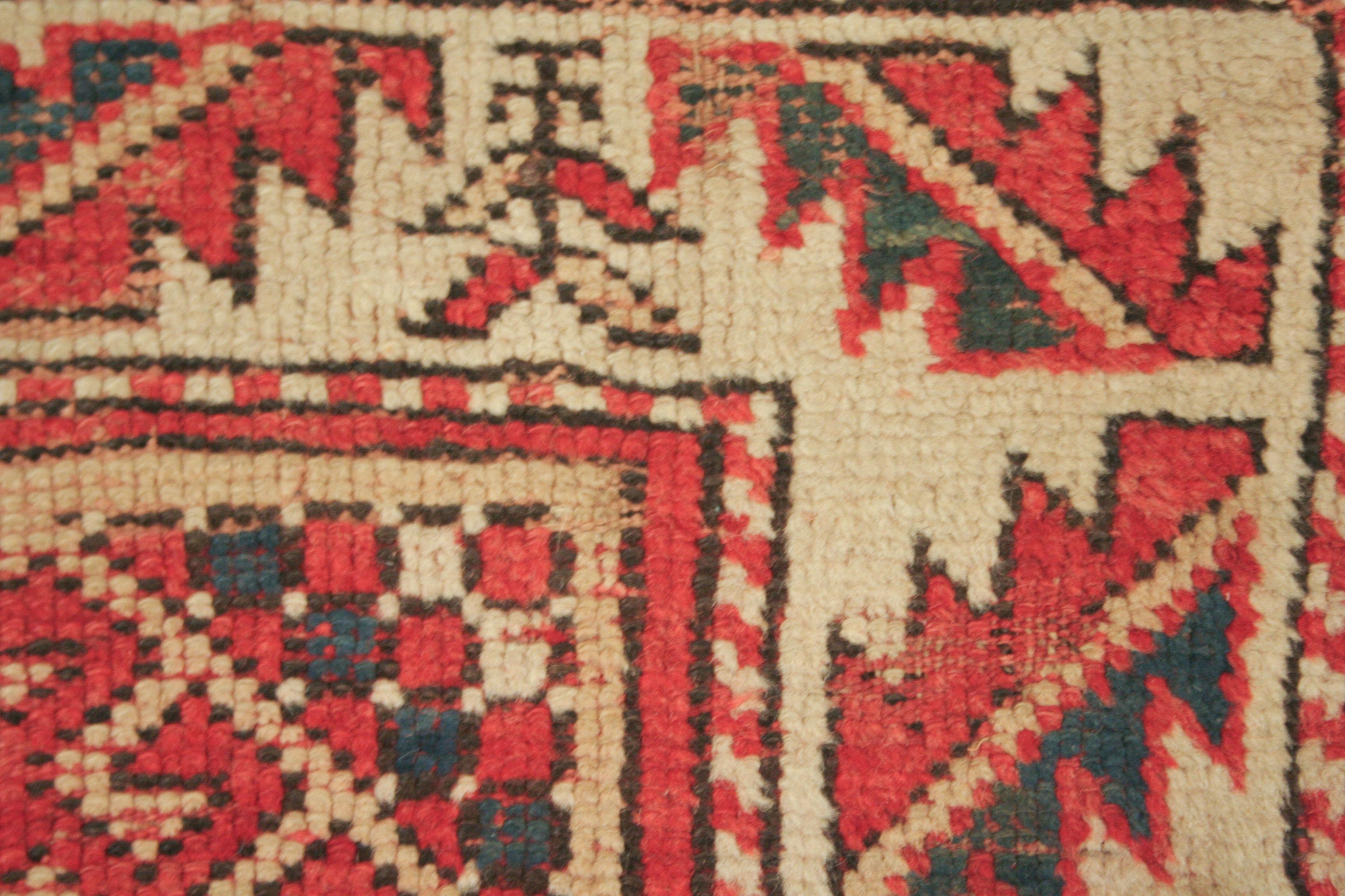Noué à la main Ancien tapis Bergama d'Anatolie avec Design/One en octogones en vente