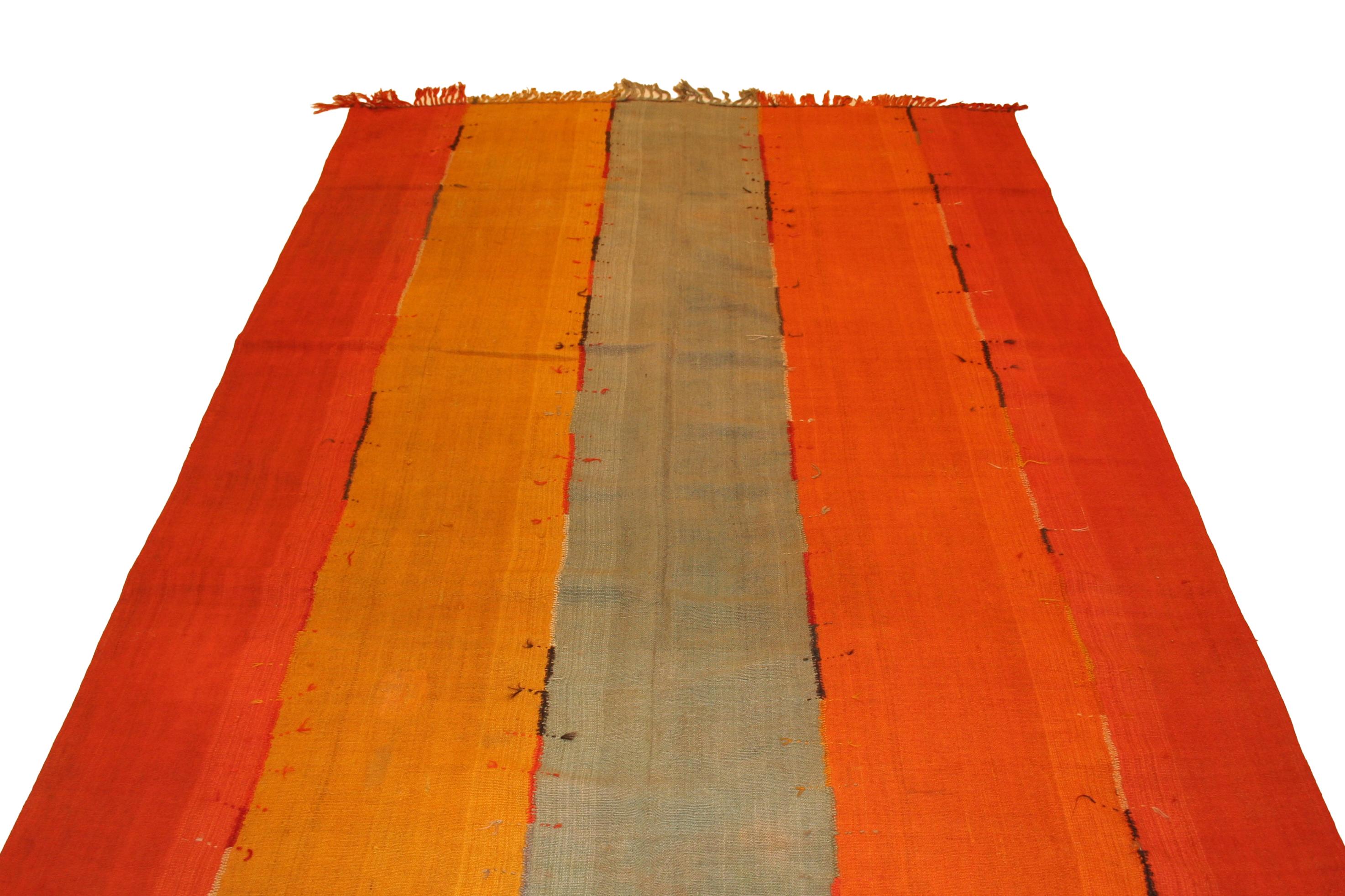 Le perdeh venivano utilizzate come divisori per le tende dalle tribù curde dell'Anatolia orientale, creando dei divisori all'interno delle loro abitazioni. Ciascun pannello di lana tessuto in piano viene tinto singolarmente con pigmenti naturali e