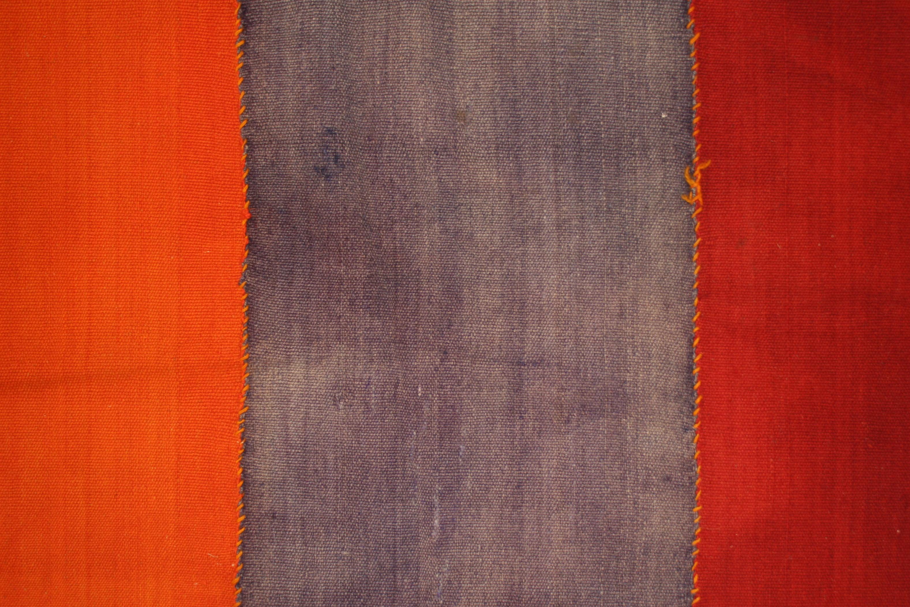 Minimalismo Antico tappeto minimalista anatolico a strisce Perdeh Kilim in vendita