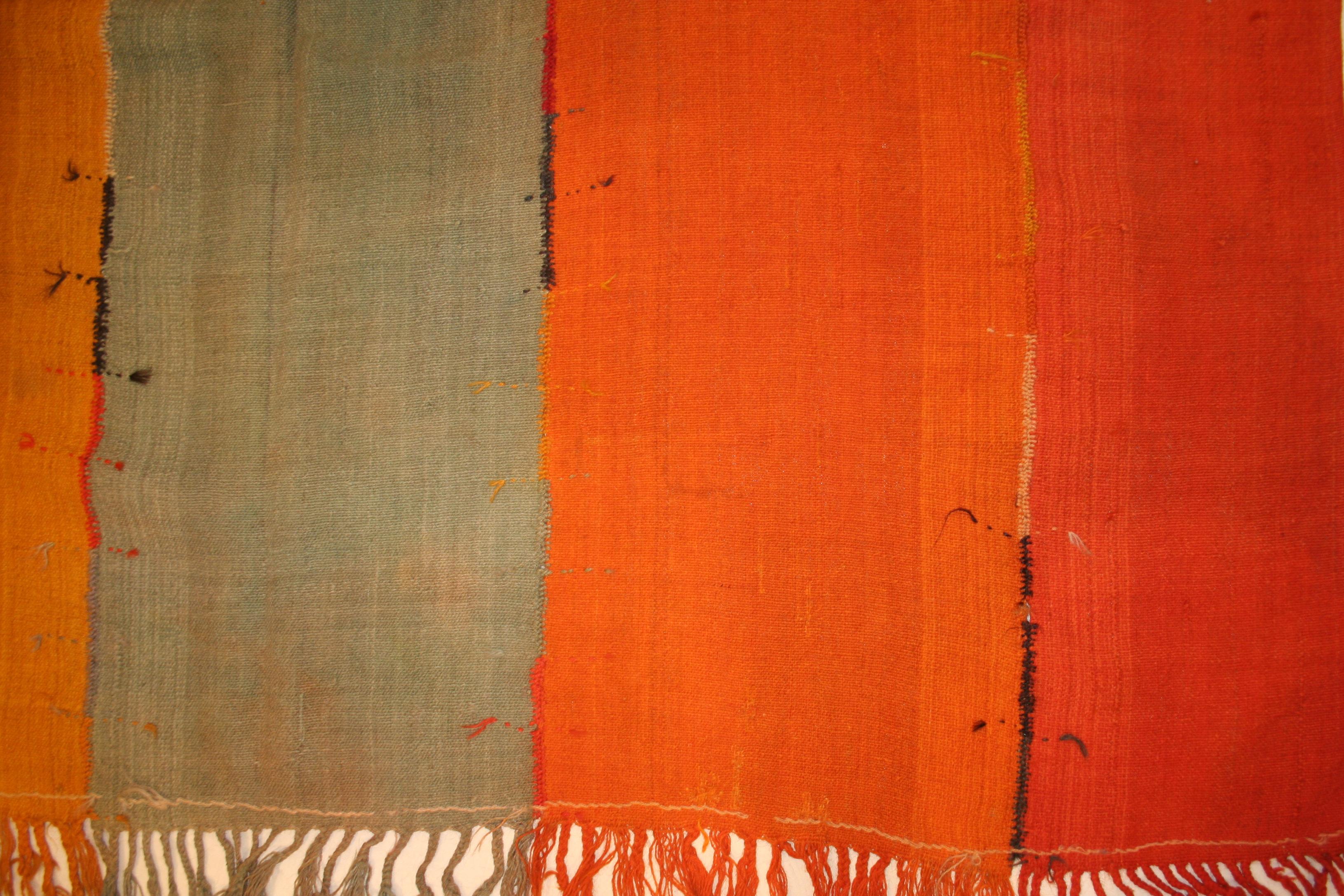 Minimalismo Antico tappeto minimalista anatolico a strisce Perdeh Kilim in vendita