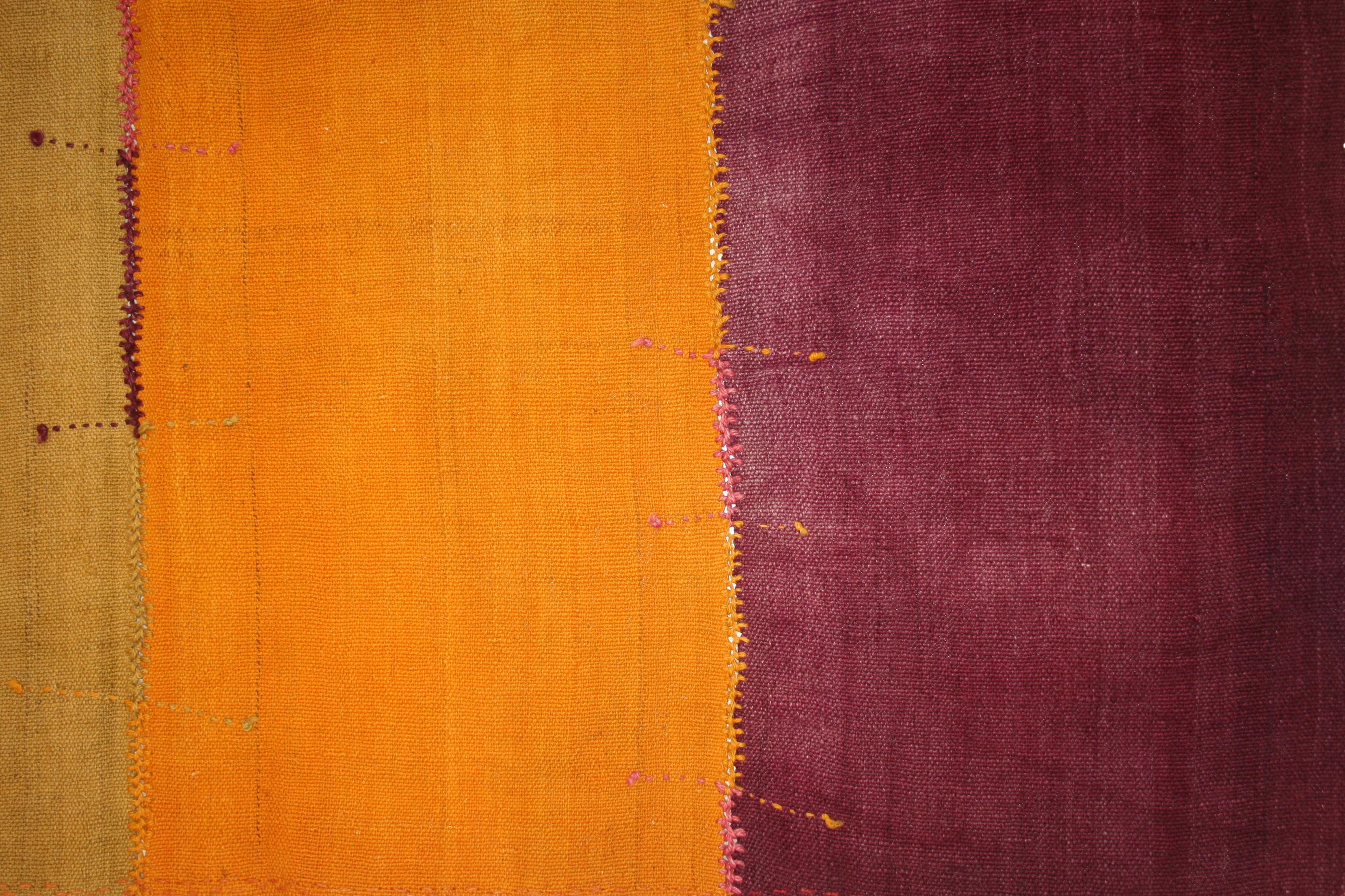 Minimalismo Antico tappeto minimalista anatolico a strisce Perdeh Kilim in vendita