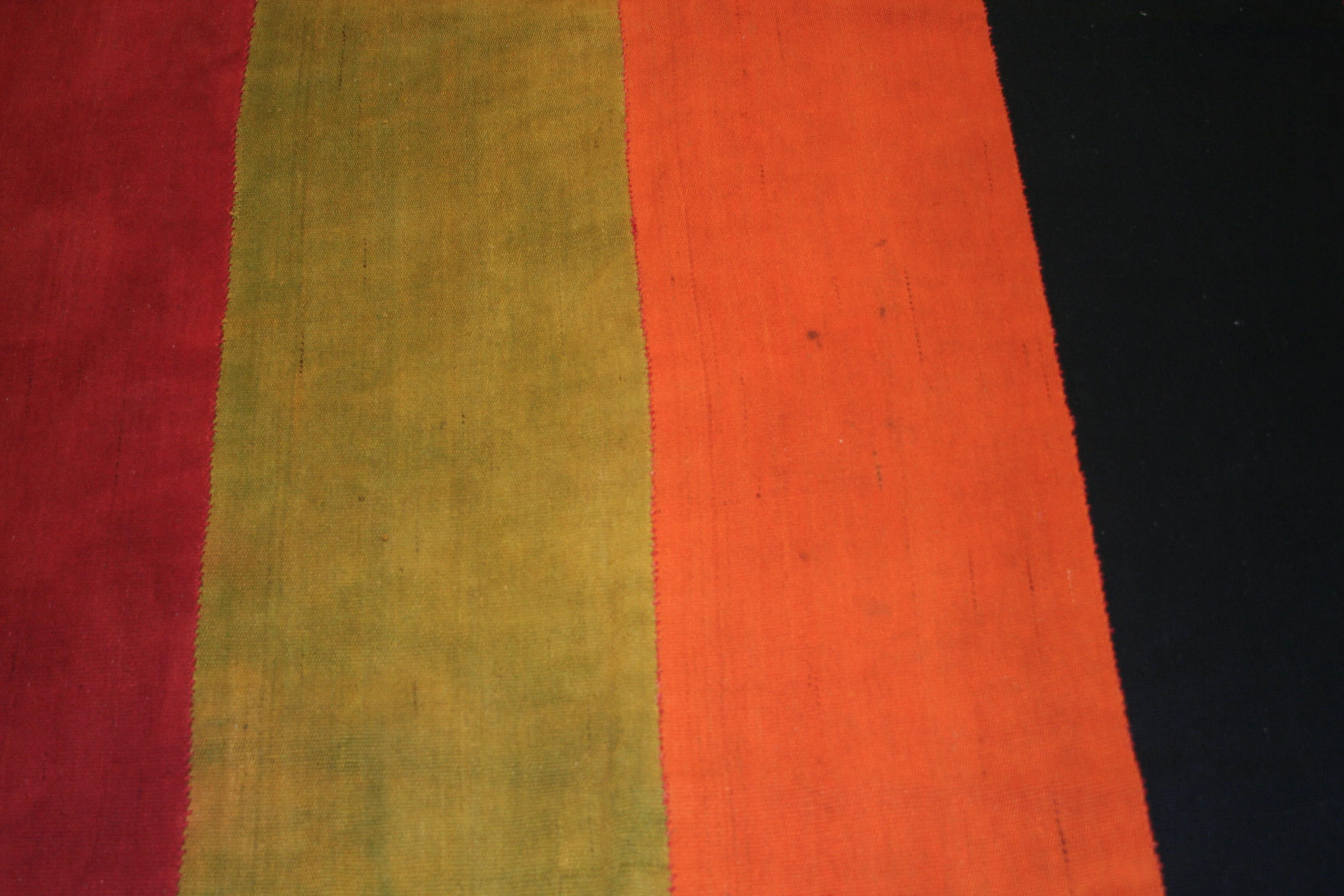 Turco Antico tappeto minimalista anatolico a strisce Perdeh Kilim in vendita