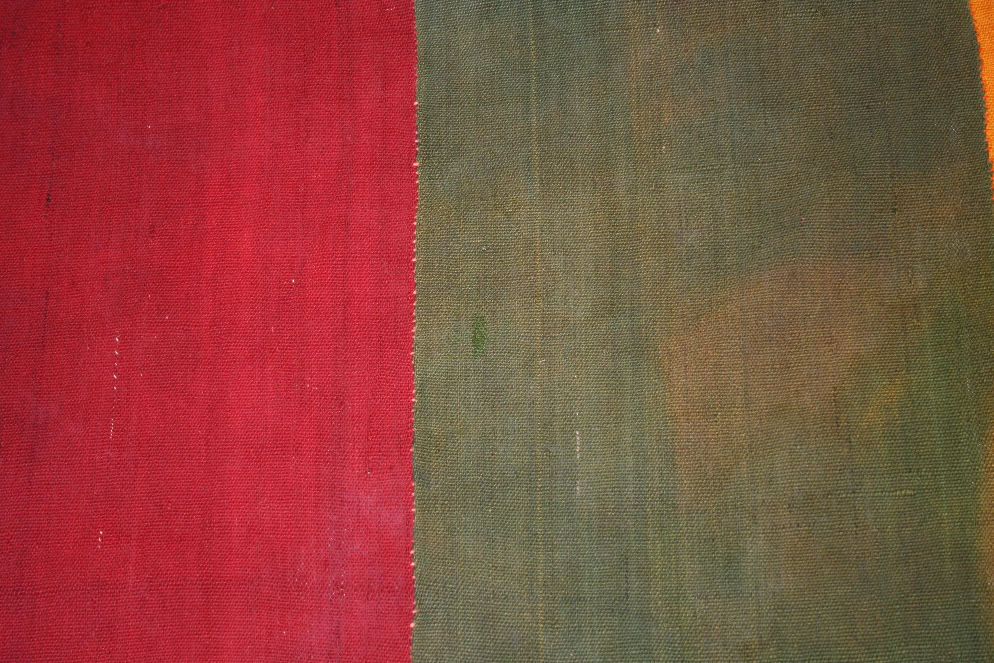 Antiker Anatolischer Minimalistischer Gestreifter Perdeh Kilim Teppich im Zustand „Gut“ im Angebot in Milan, IT