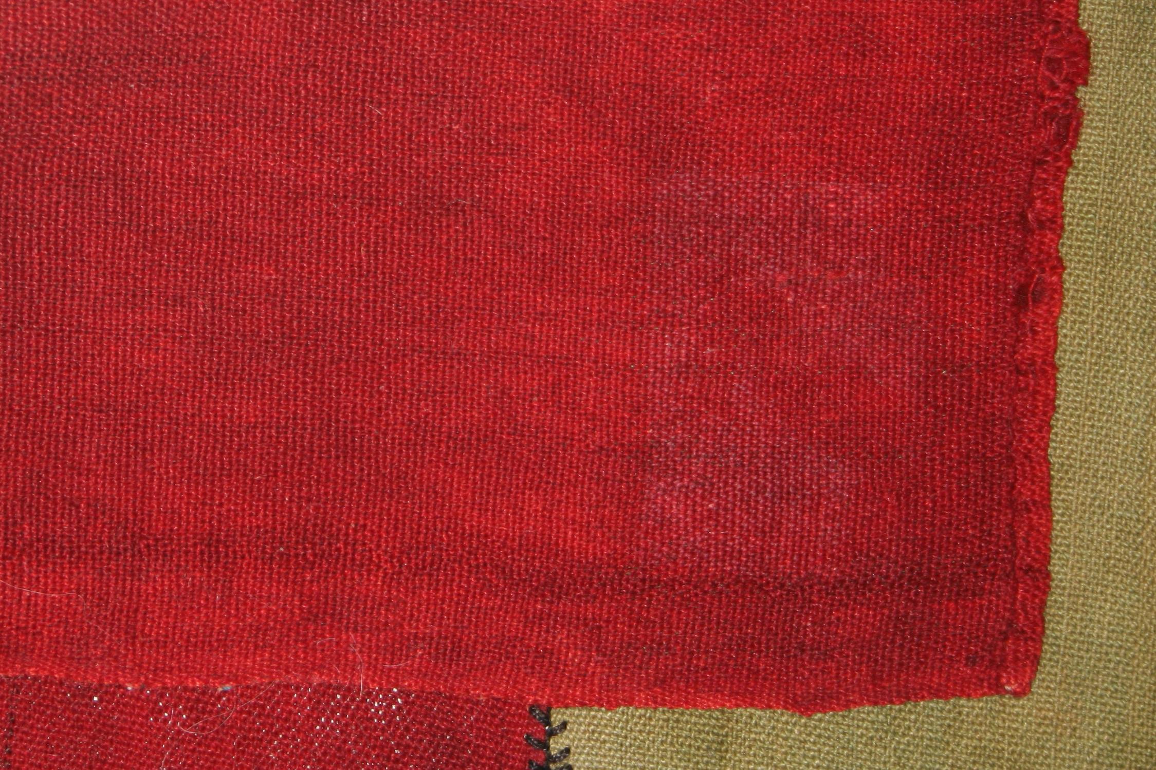 Tessuto a mano Antico tappeto minimalista anatolico a strisce Perdeh Kilim in vendita