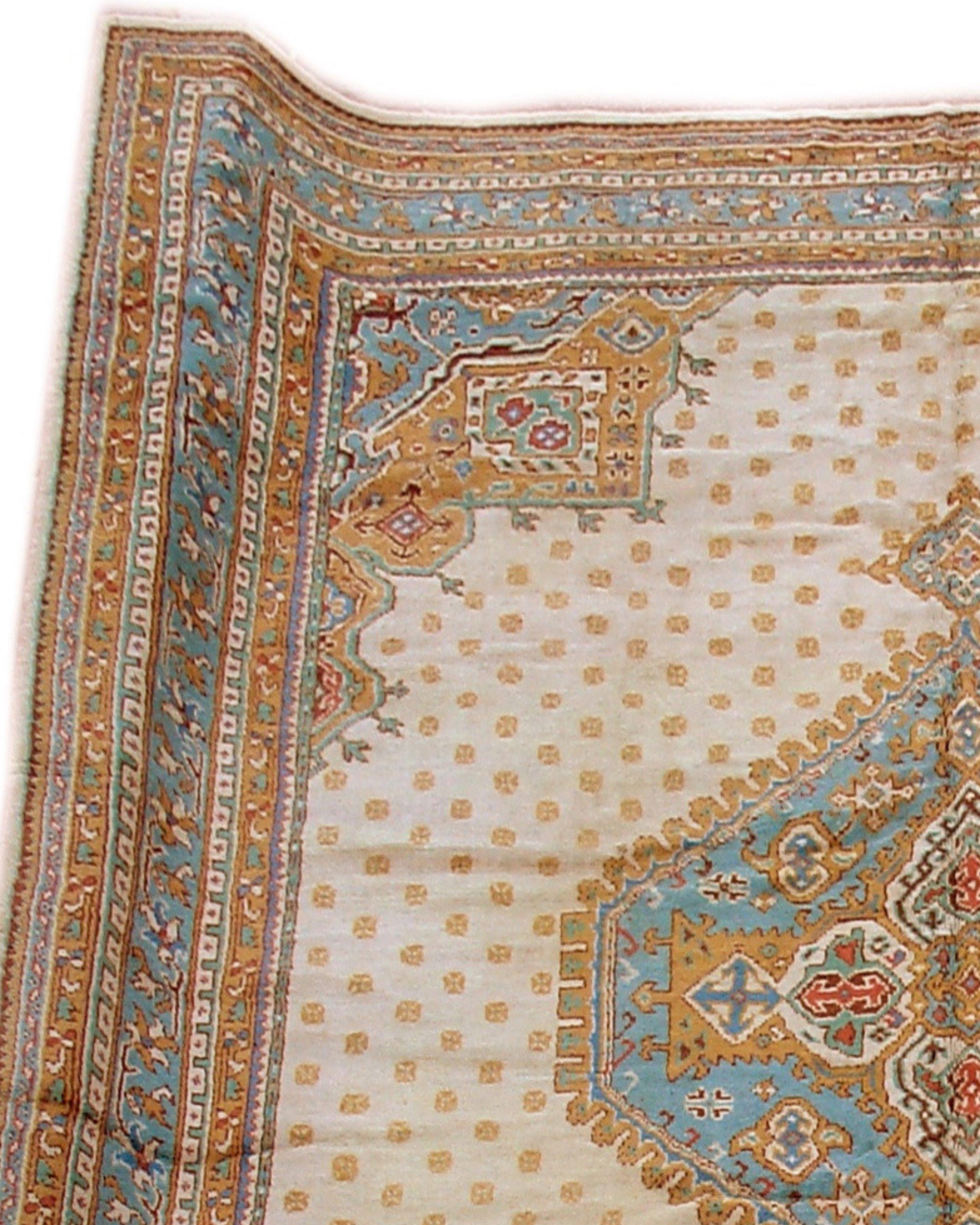 Antiker anatolischer Oushak-Teppich, frühes 20. Jahrhundert (Türkisch) im Angebot