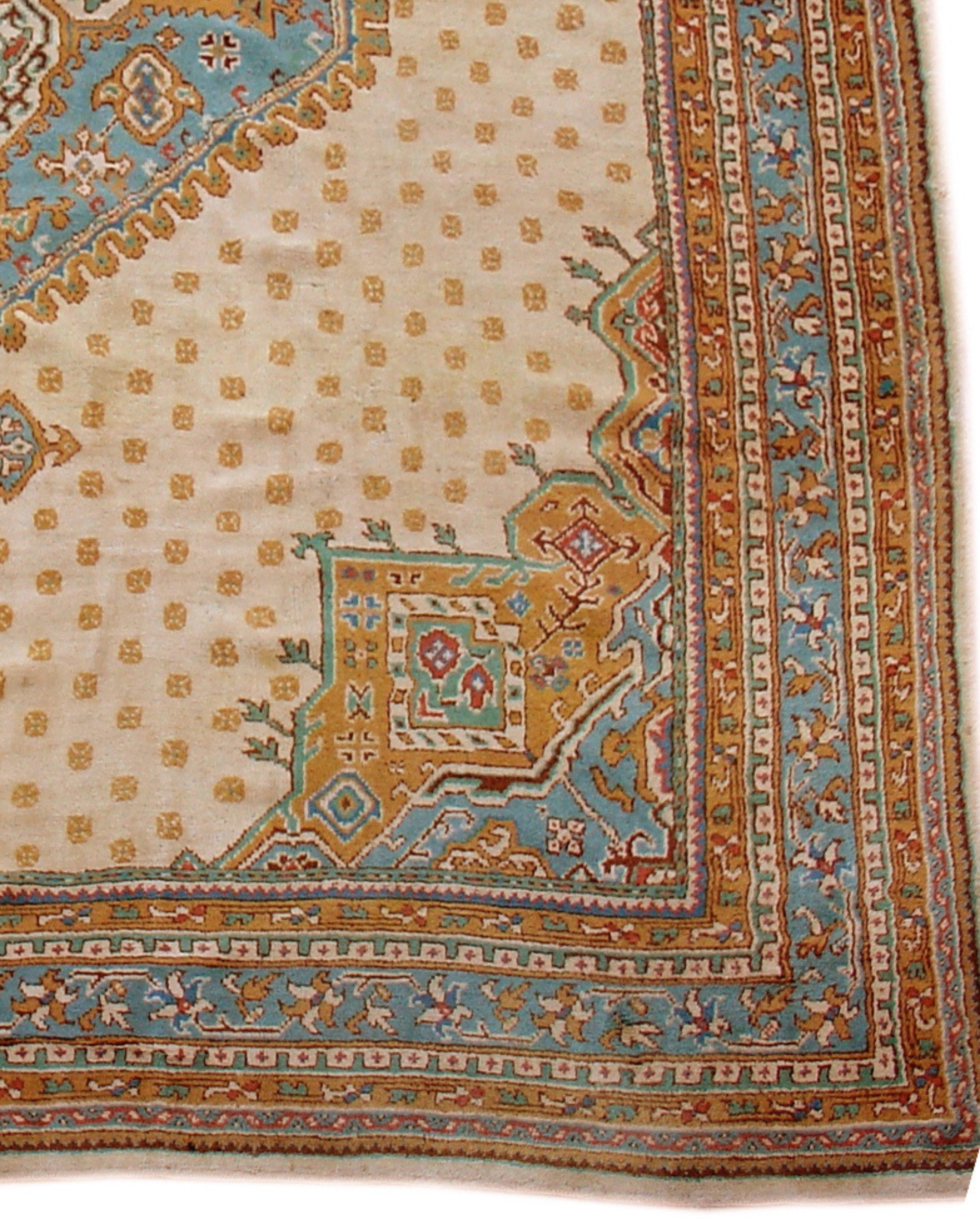 Antique Anatolian Oushak Rug, Early 20th Century In Excellent Condition For Sale In San Francisco, CA