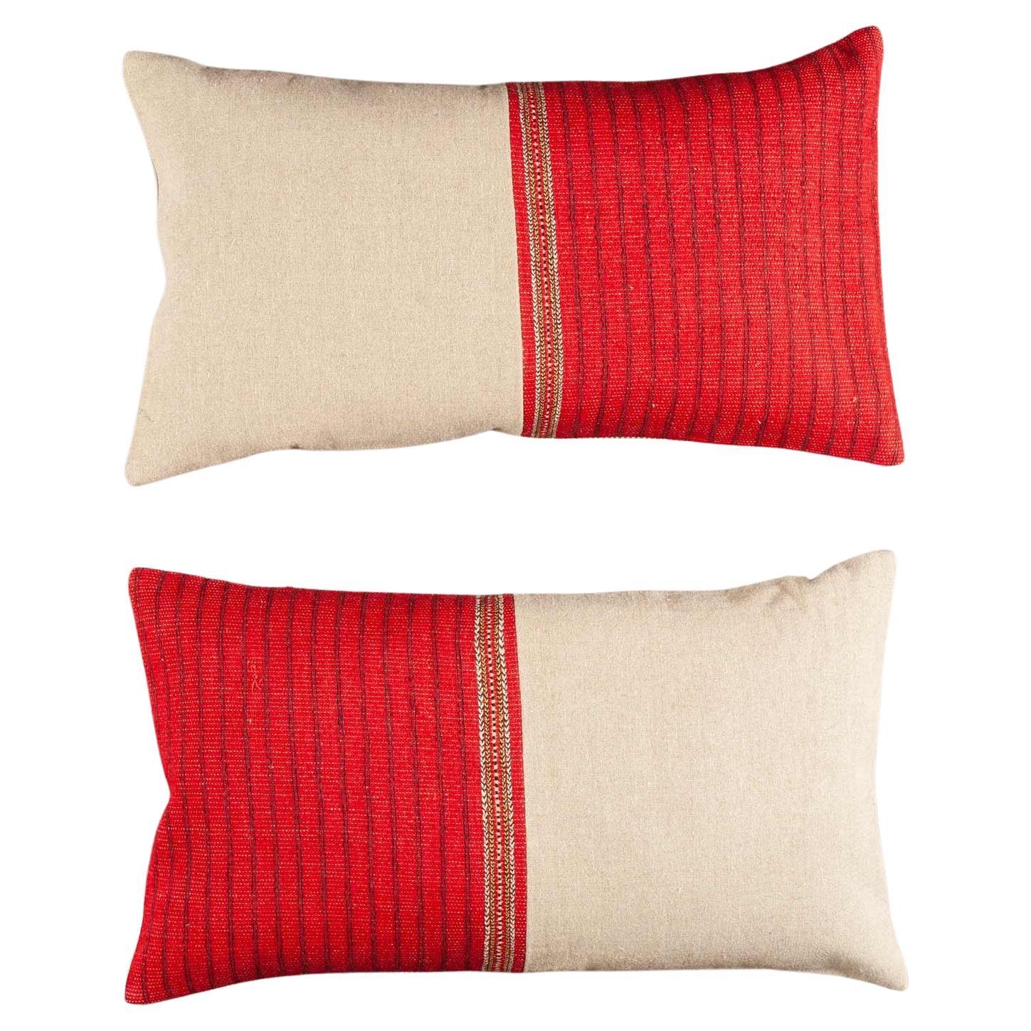 Paire de housses de coussin antiques en lin et rouge d'Anatolie