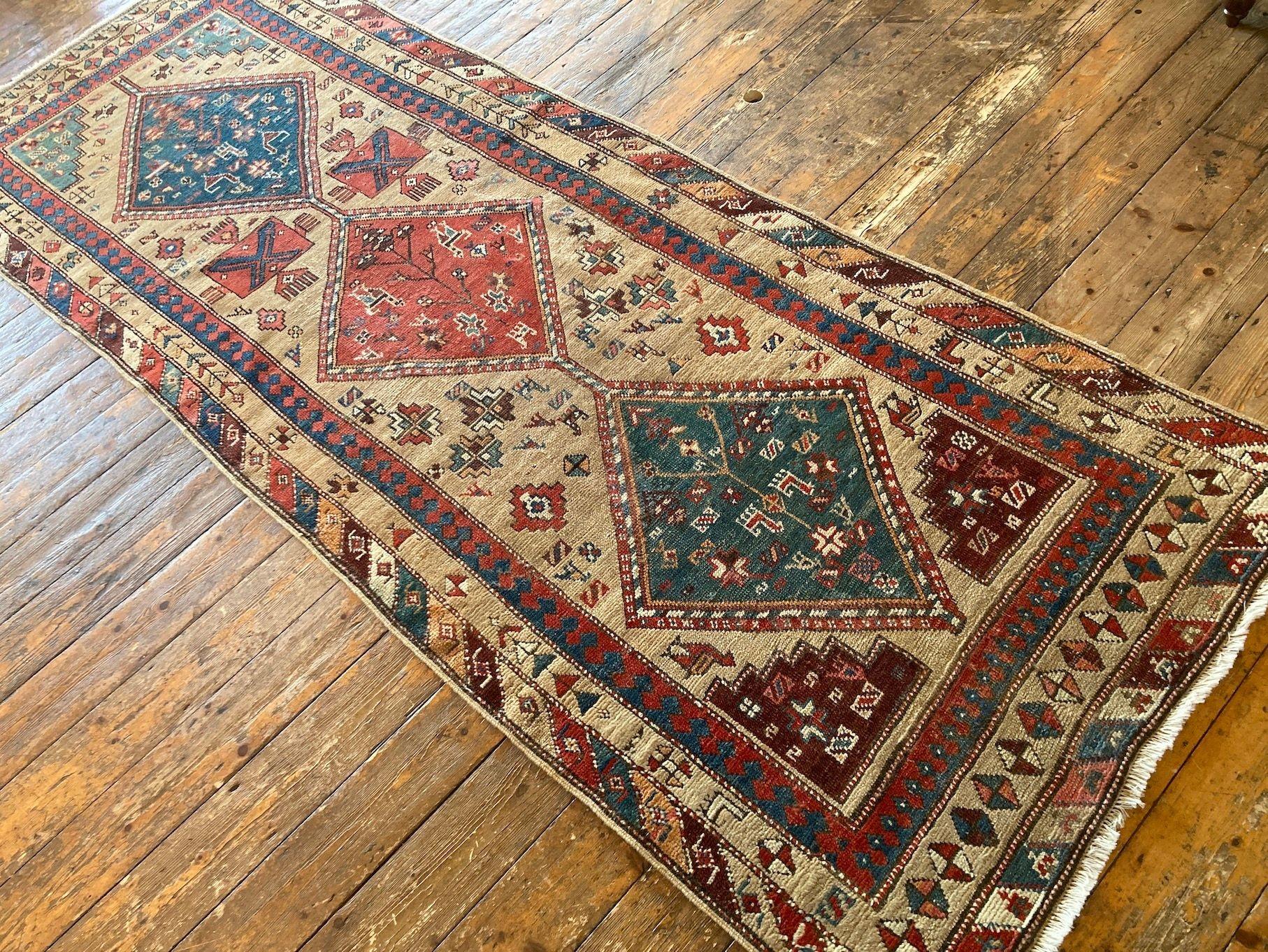 Antiker Anatolischer Läufer 2.89m X 1.04m im Zustand „Gut“ im Angebot in St. Albans, GB