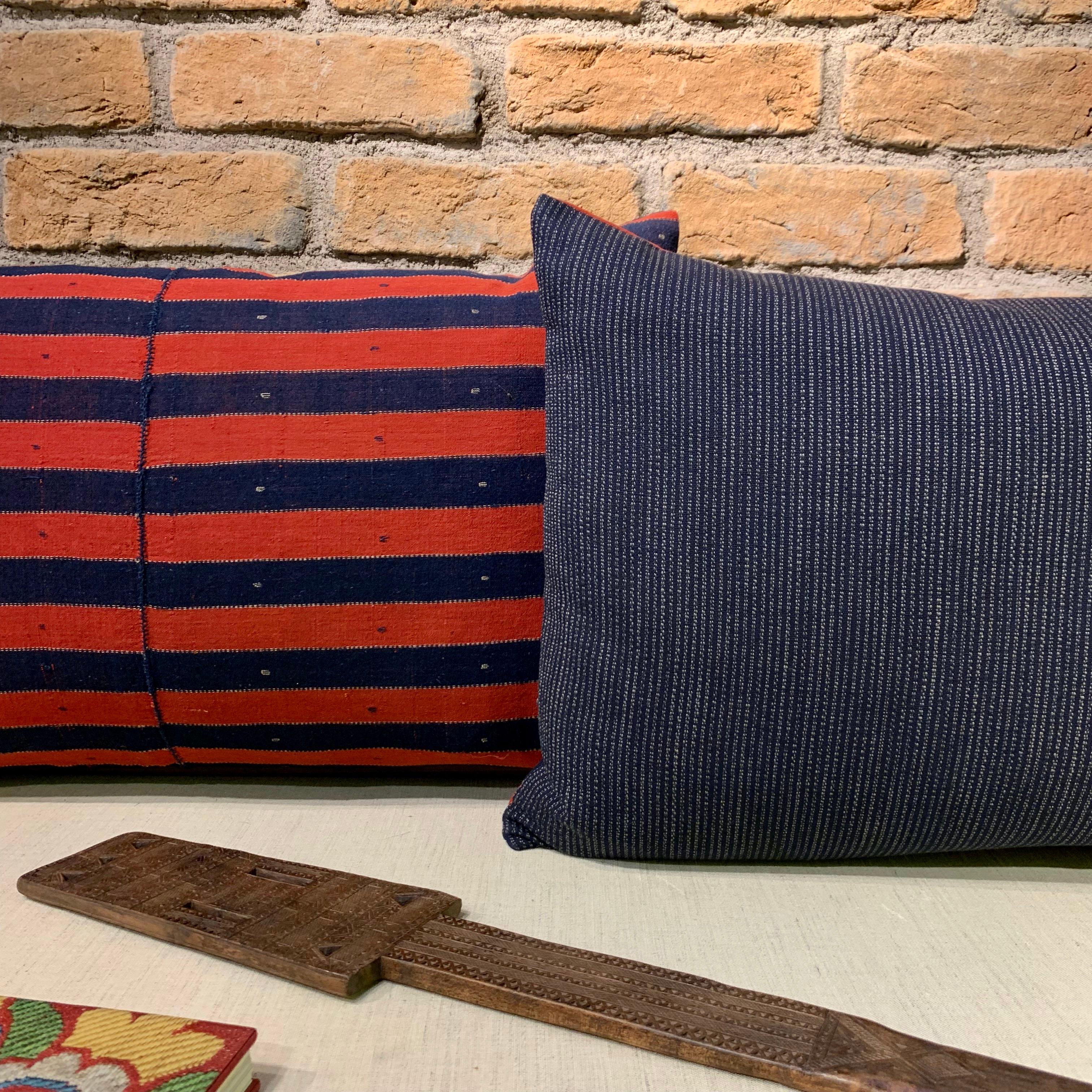 Turc Paire de housses de coussin antiques à rayures (Anatolie) en vente