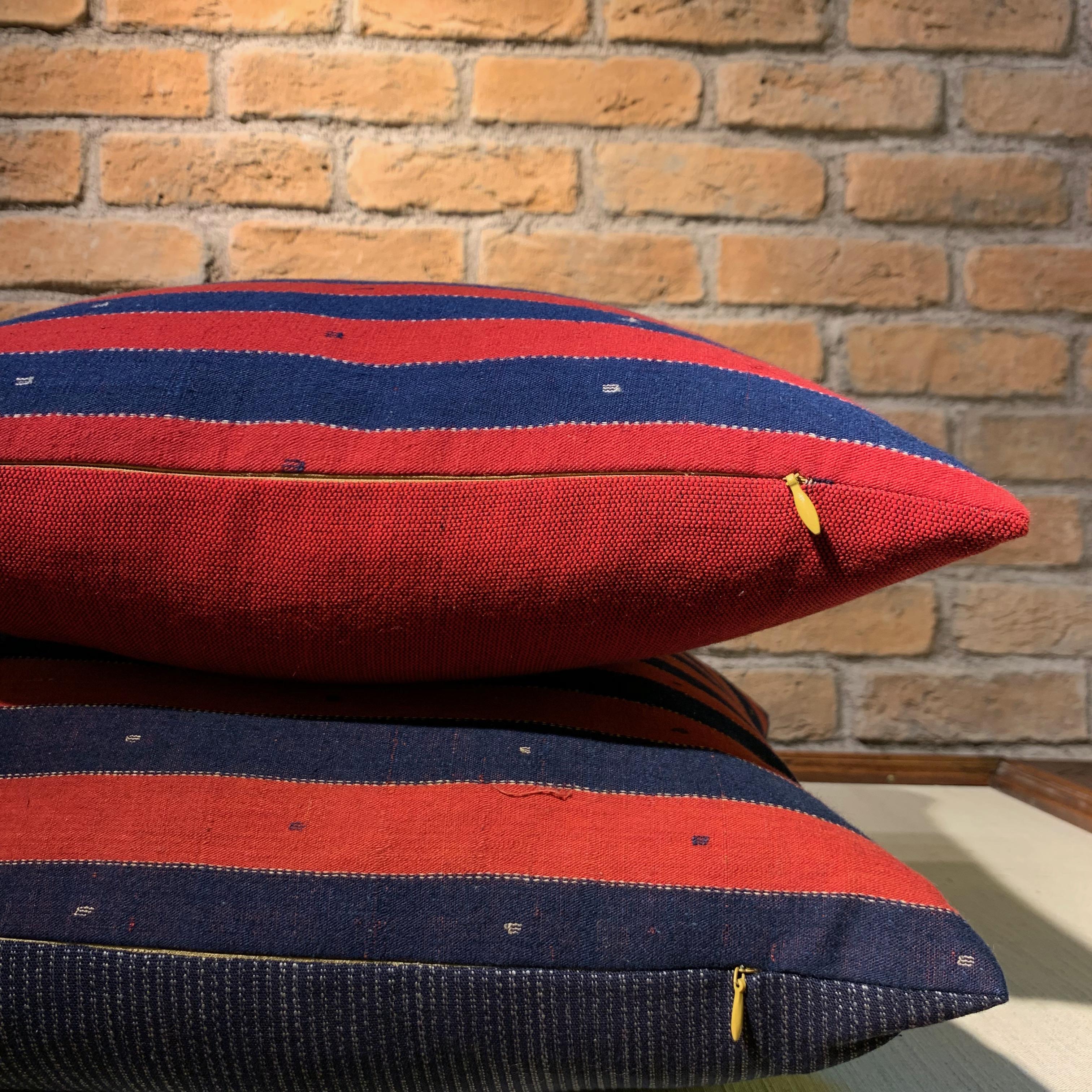 Paire de housses de coussin antiques à rayures (Anatolie) Bon état - En vente à 中央区, JP