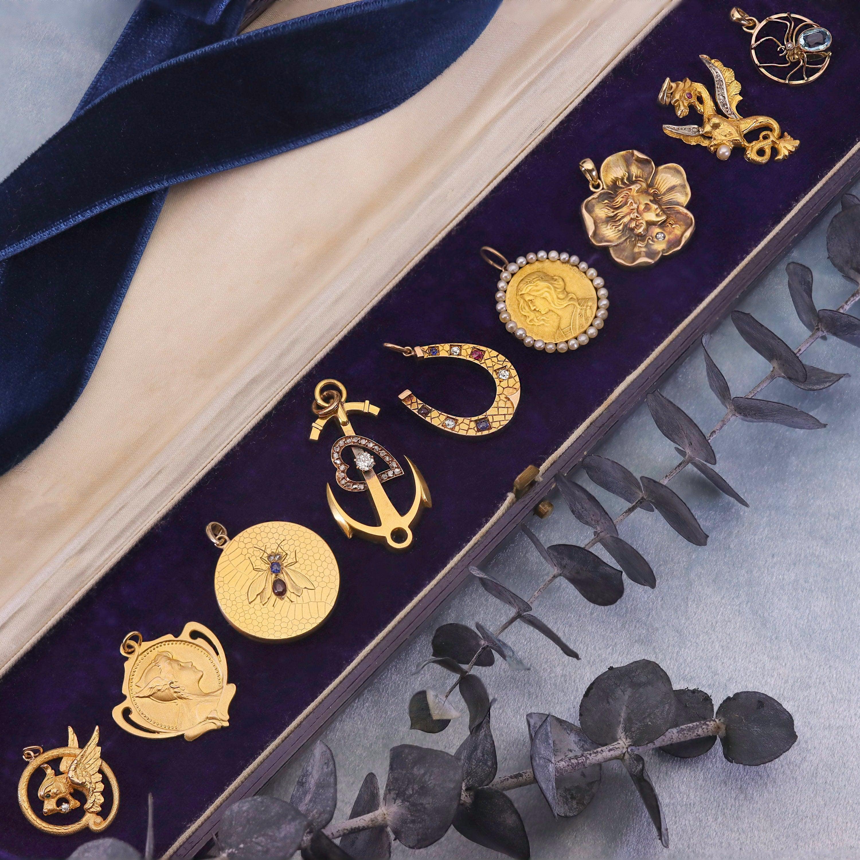 Ancre ancienne avec pendentif cœur en or 18 carats en vente 1