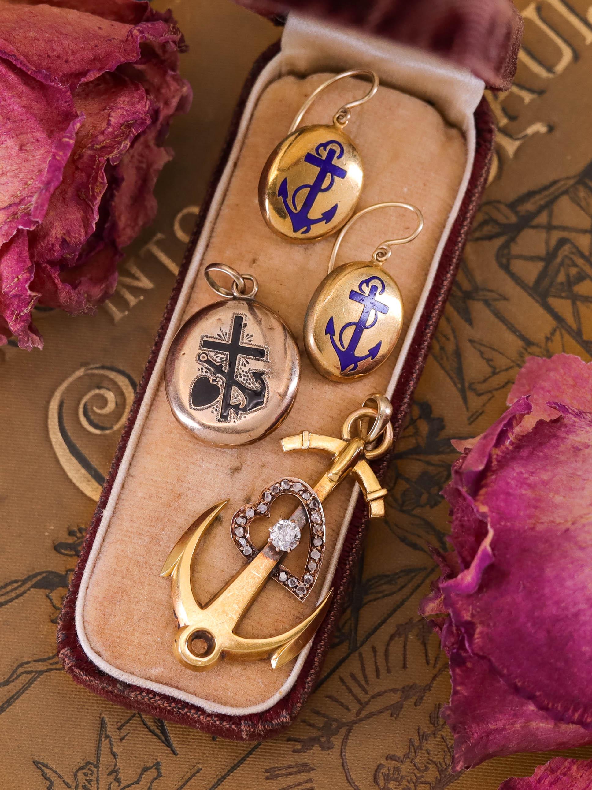 Ancre ancienne avec pendentif cœur en or 18 carats en vente 1