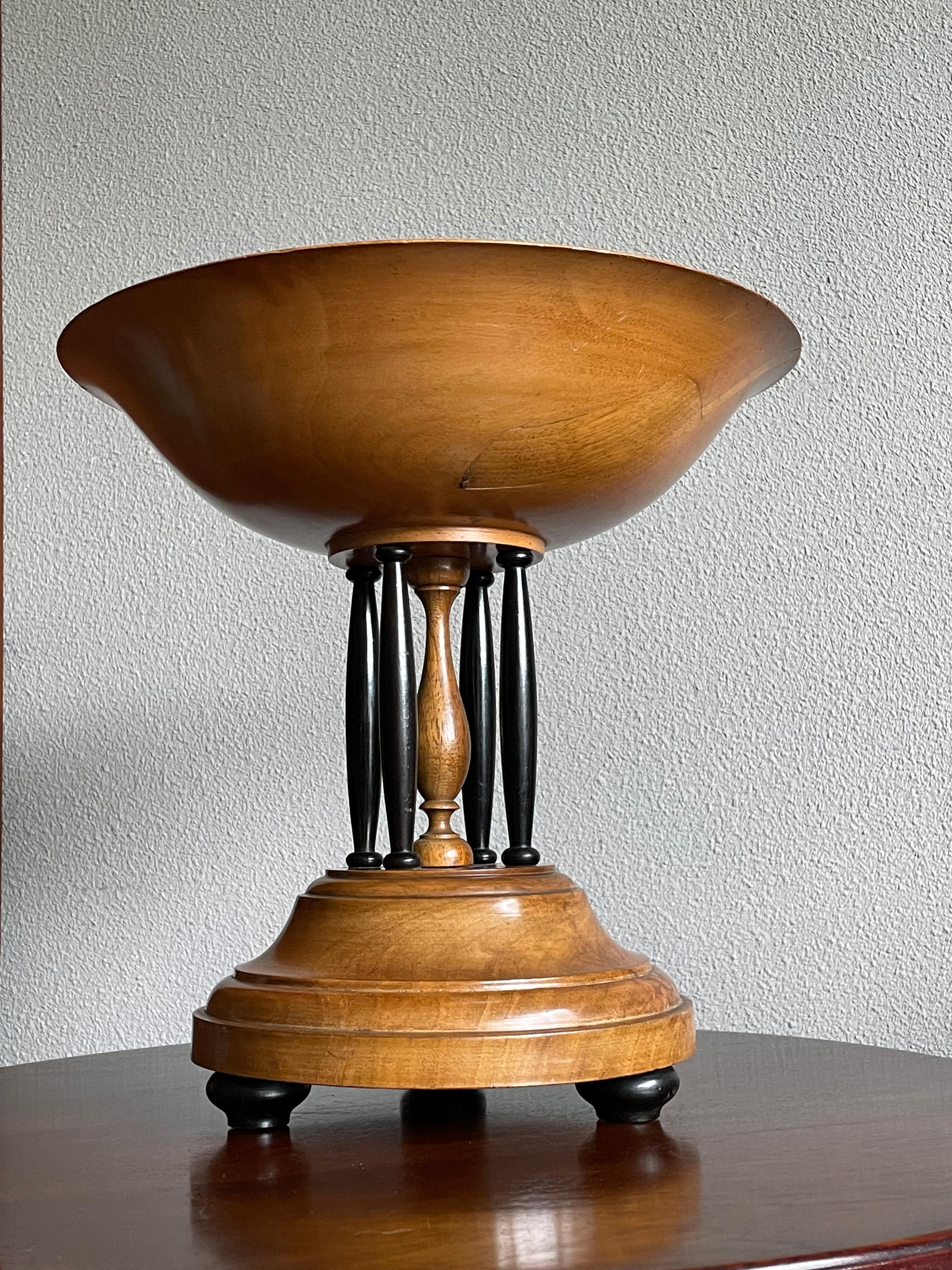Antique and All Handcrafted 19th Century Wooden Fruitbowl / Center Table Piece 4