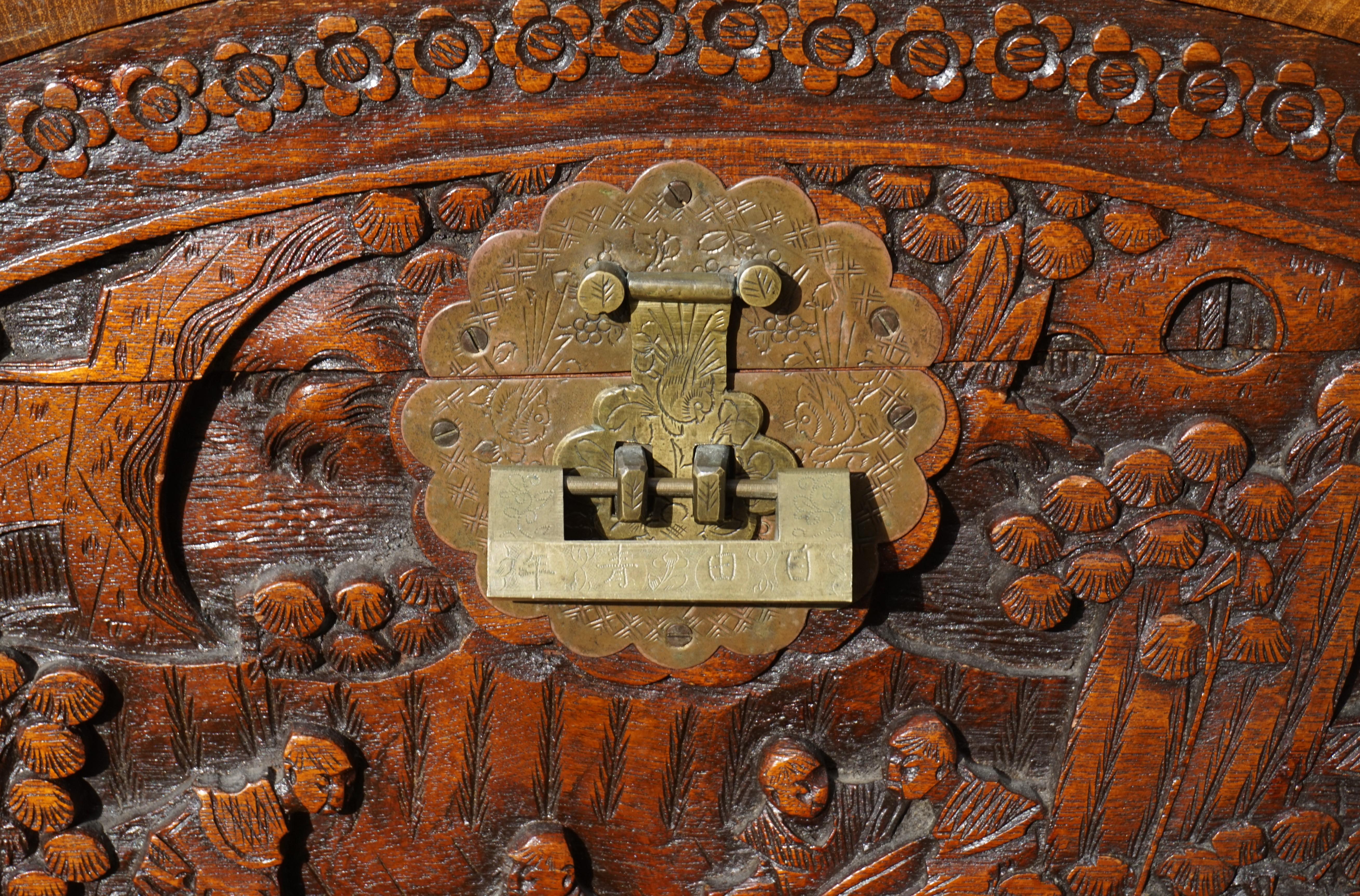 Antique and Complete, Hand Carved Teakwood Chinese Blanket Chest w. Fan Pattern In Good Condition In Lisse, NL