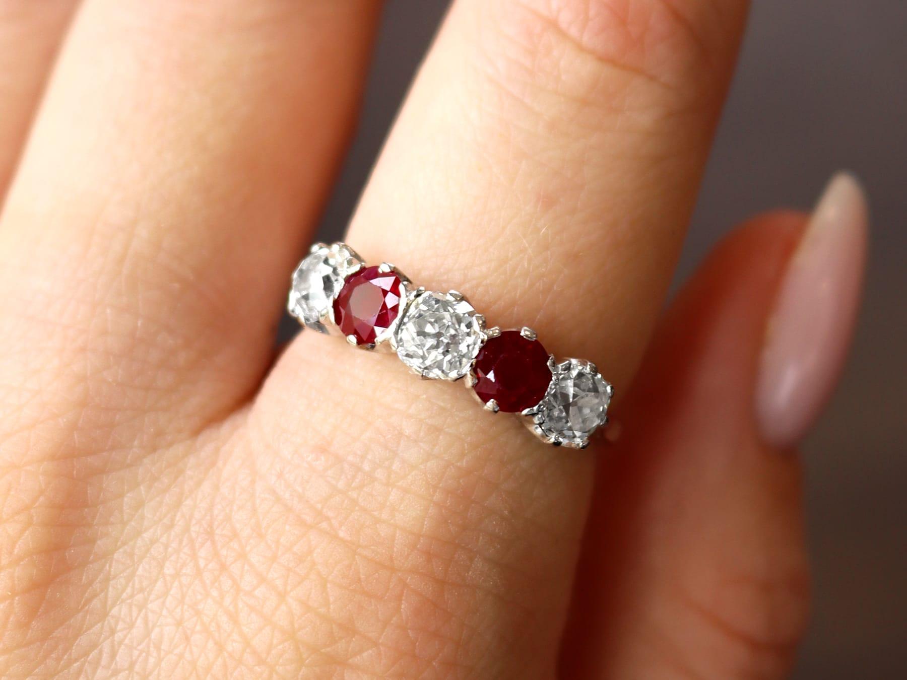 Anillo Antiguo y Contemporáneo de Platino con Rubí de 1,00 Quilates y Diamante de 1,84 Quilates en Excelente estado para la venta en Jesmond, Newcastle Upon Tyne