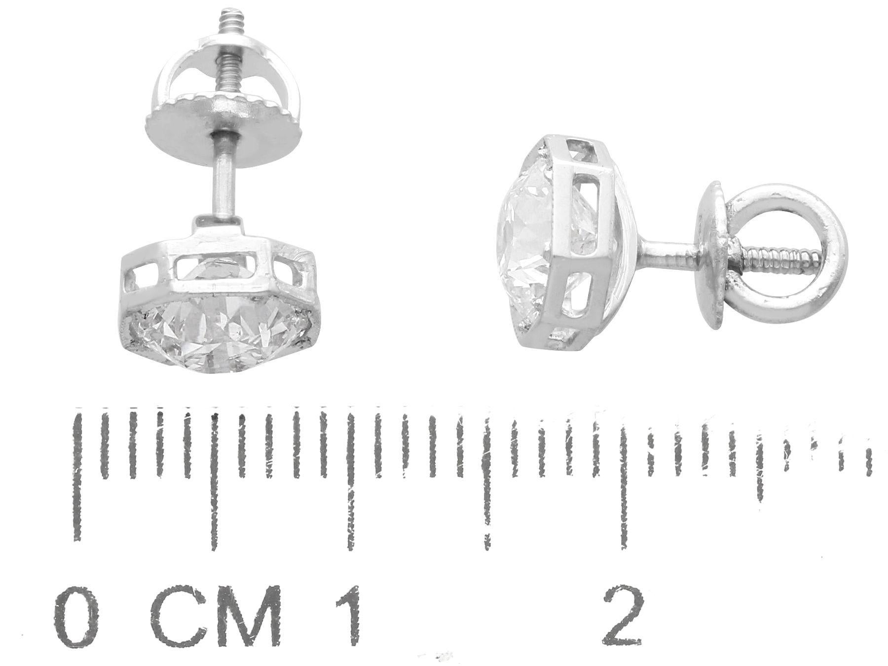 2.02 Carat Diamond and Platinum Stud Earrings In Excellent Condition For Sale In Jesmond, Newcastle Upon Tyne