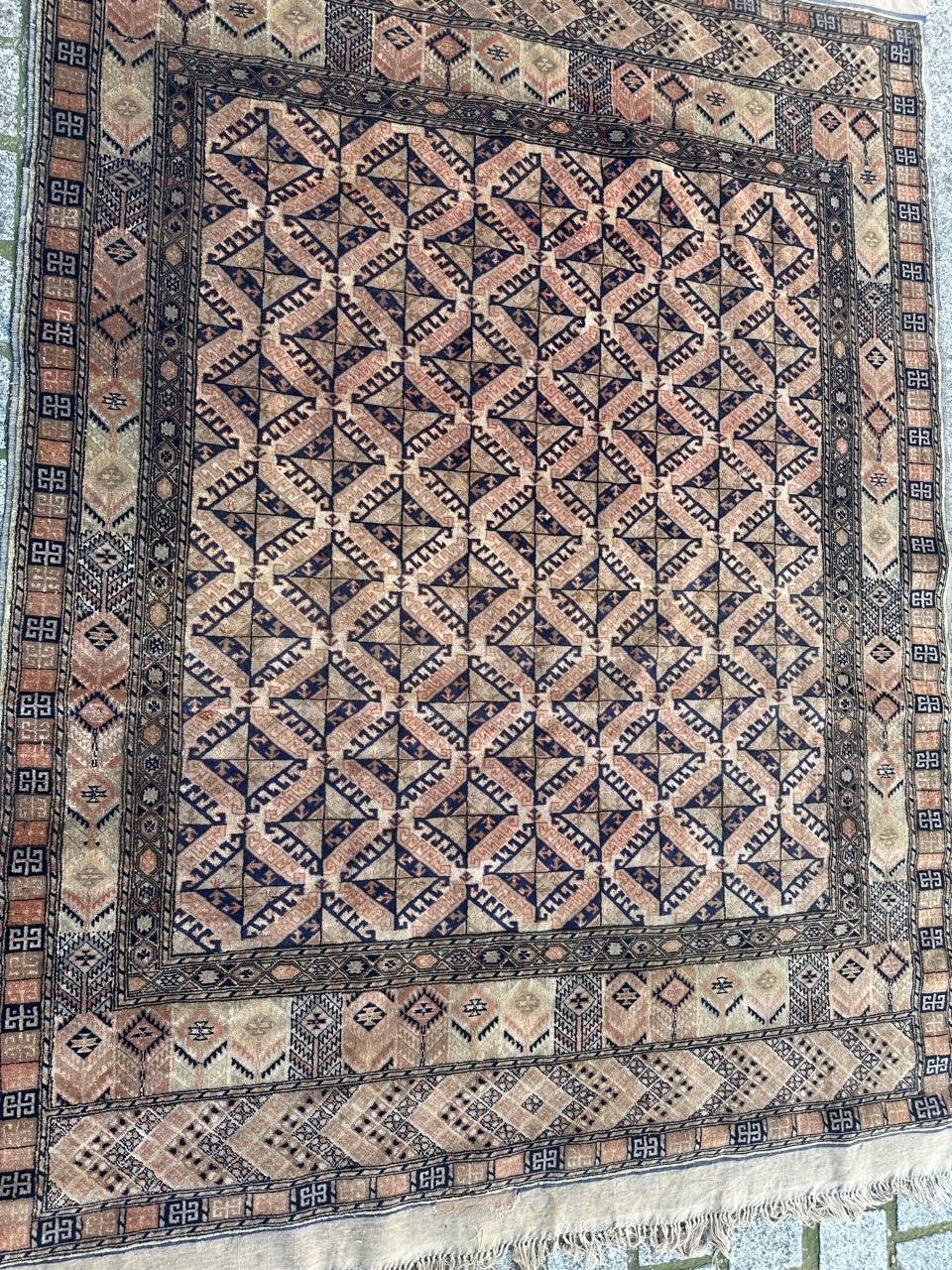 Bellissimo tappeto turkmeno di pregio con un bel disegno tribale e bellissimi colori, annodato a mano molto finemente con lana e velluto di seta su una base di cotone.

✨✨✨
