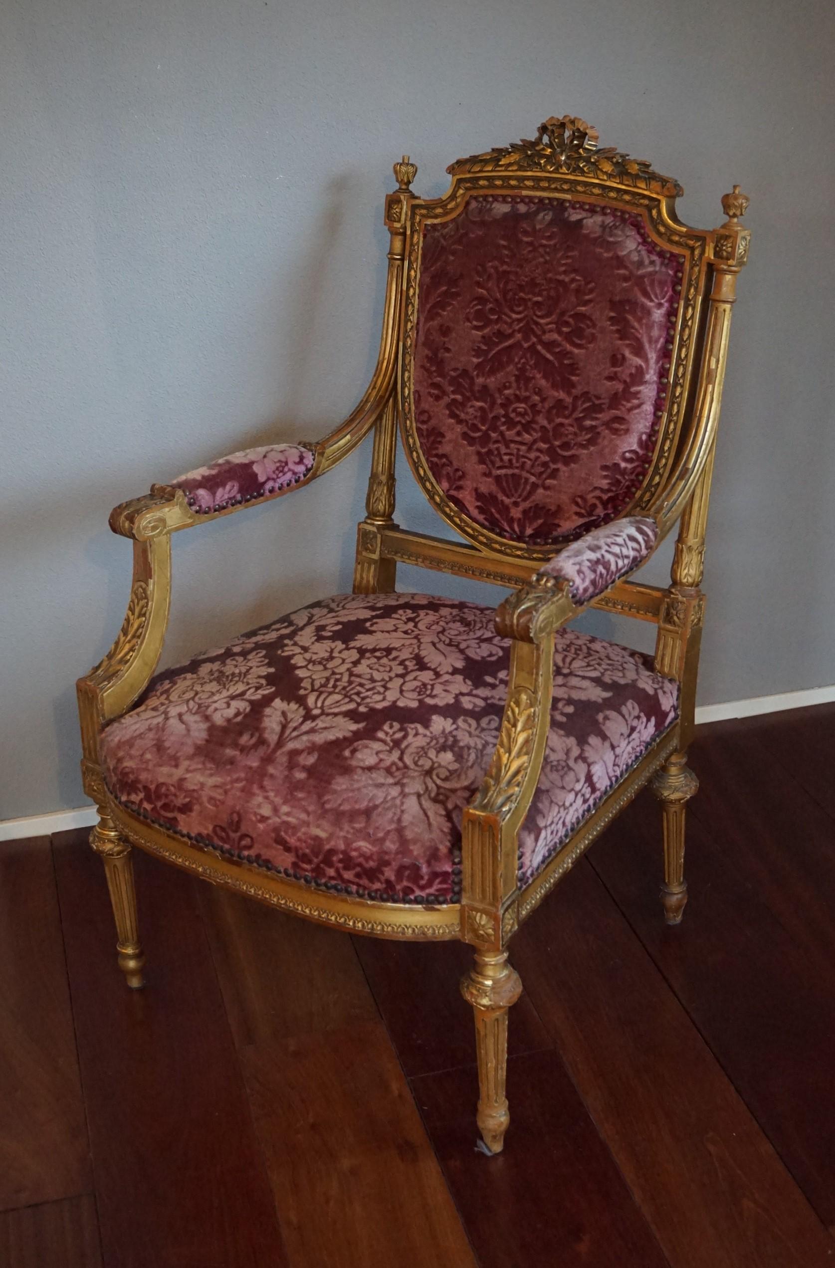 Antique and Hand-Carved 19th Century Chair of Gilt and Solid Nutwood   5