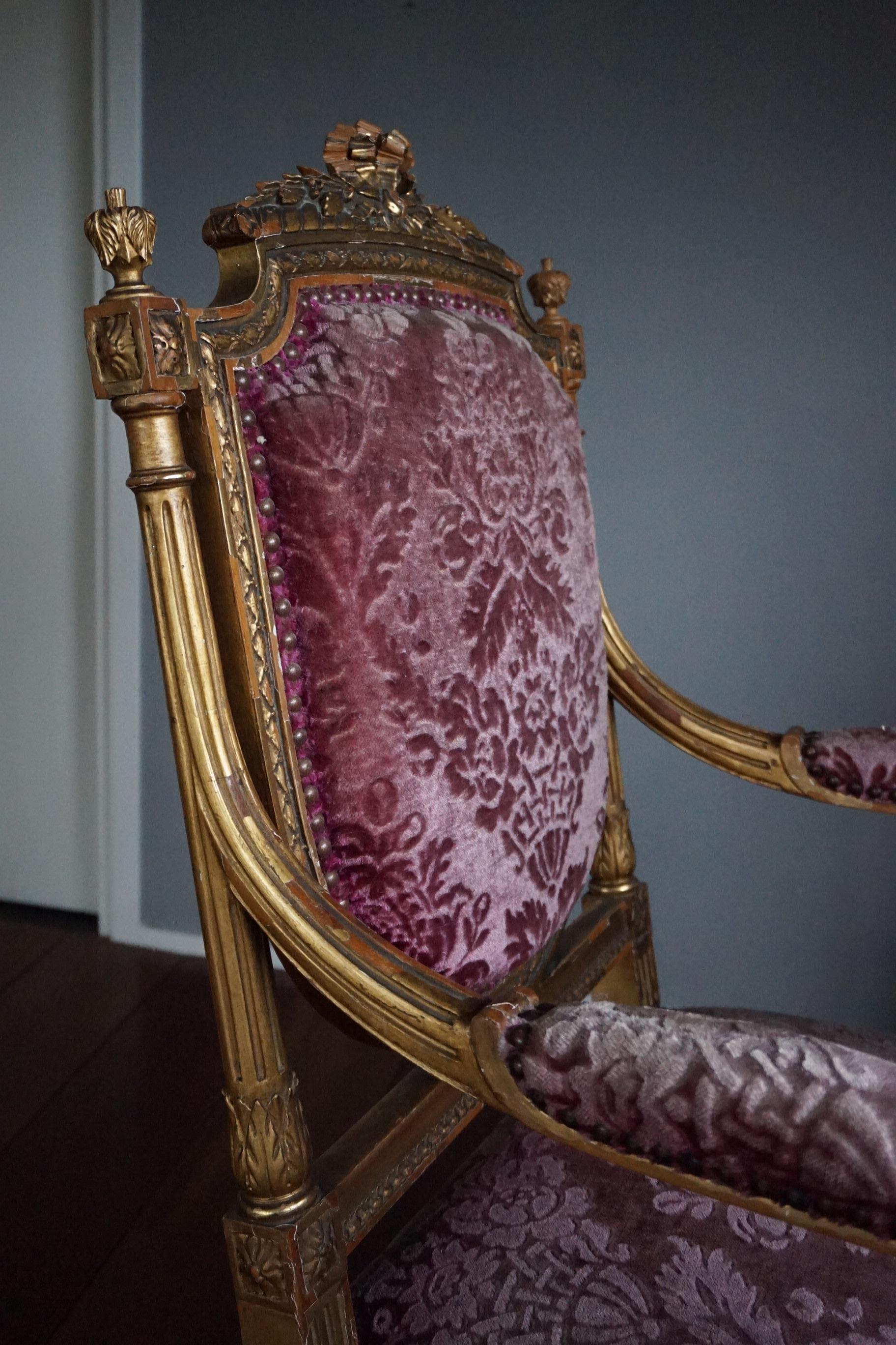 Antique and Hand-Carved 19th Century Chair of Gilt and Solid Nutwood   In Good Condition In Lisse, NL