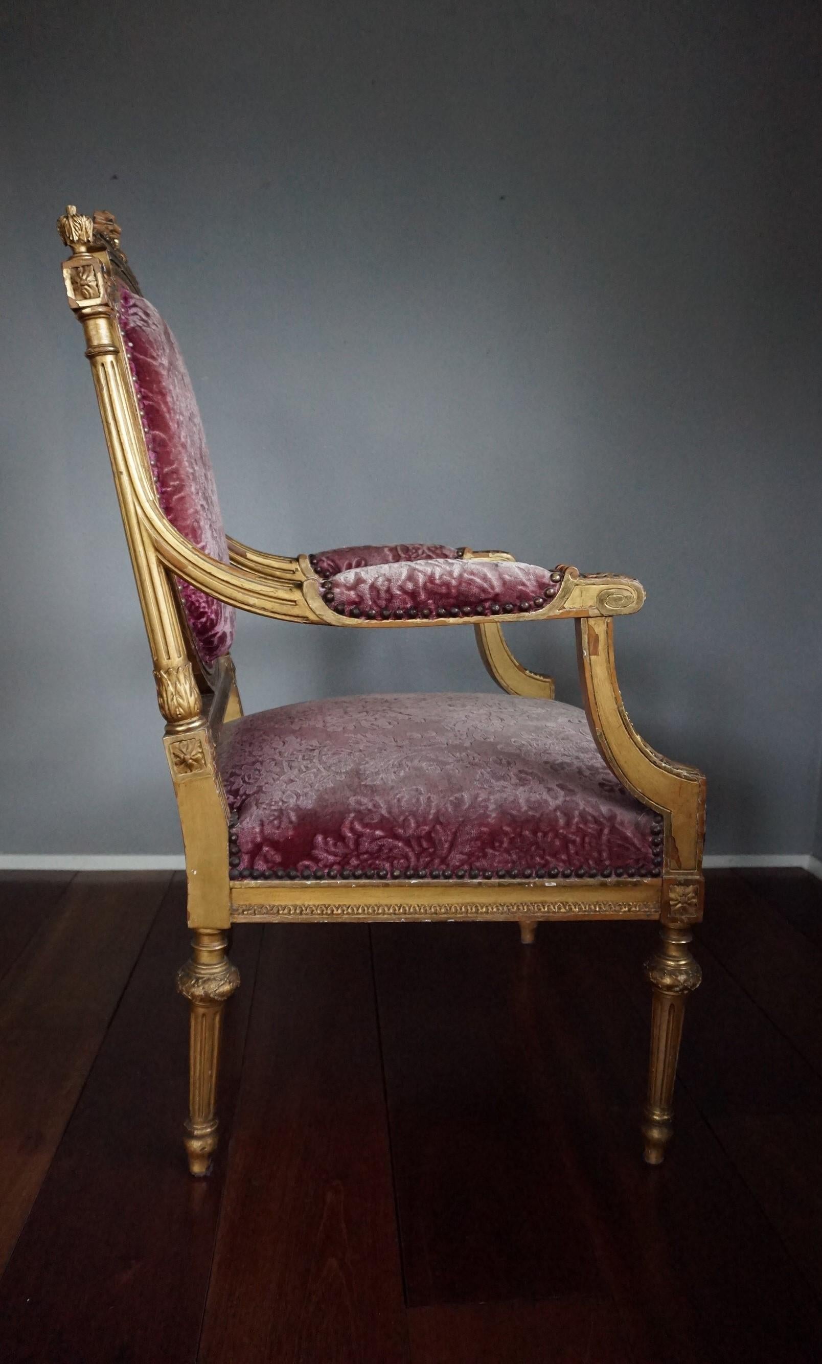 Antique and Hand-Carved 19th Century Chair of Gilt and Solid Nutwood   2