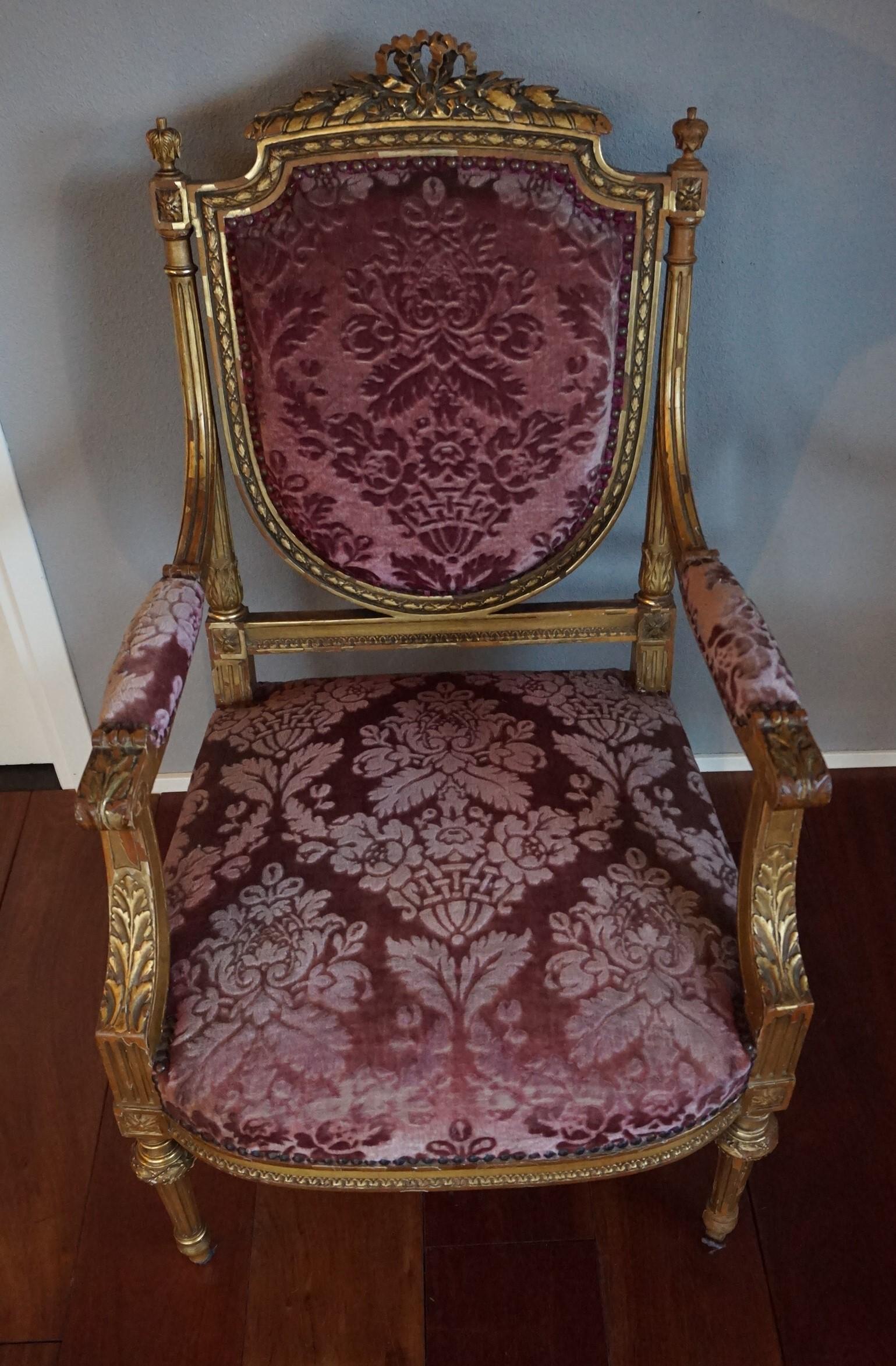 Antique and Hand-Carved 19th Century Chair of Gilt and Solid Nutwood   3